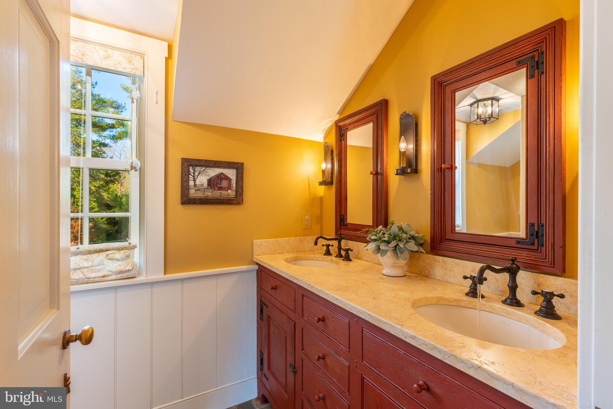 RADNOR HUNT - Residential