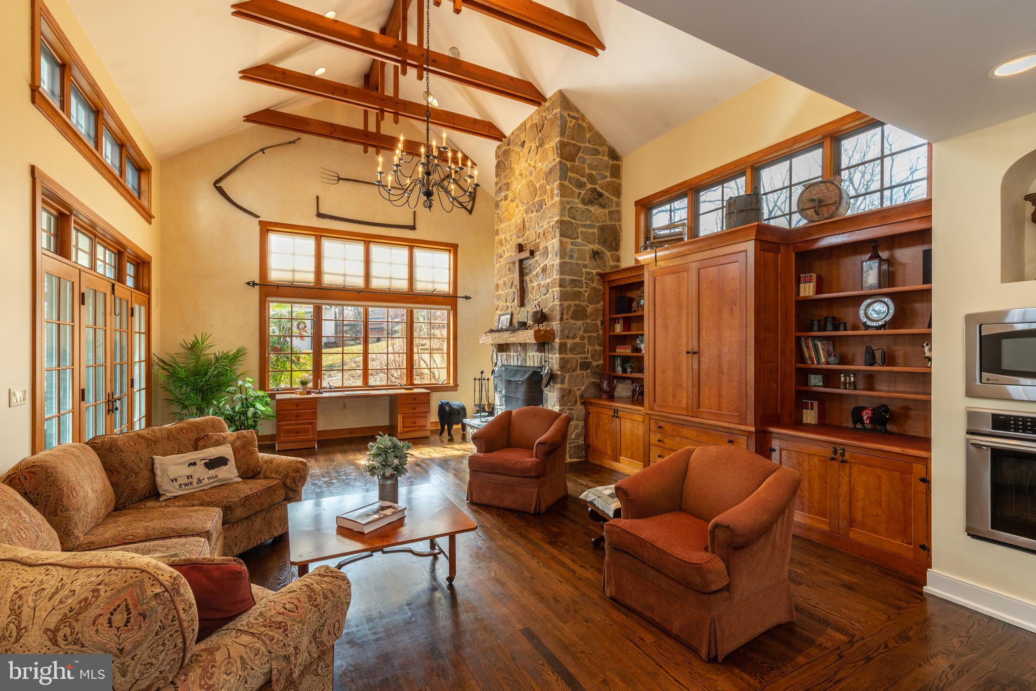 RADNOR HUNT - Residential