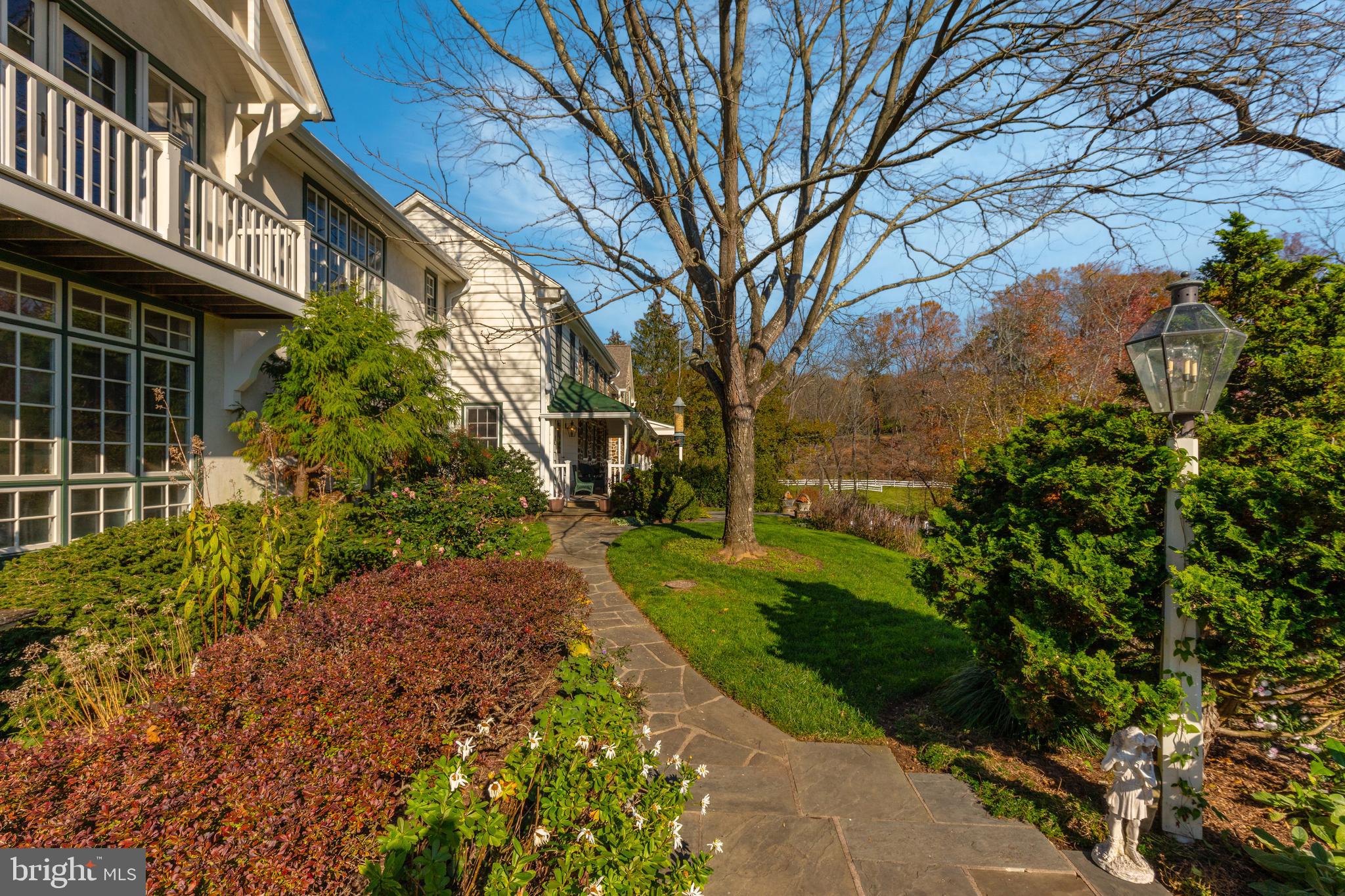 RADNOR HUNT - Residential