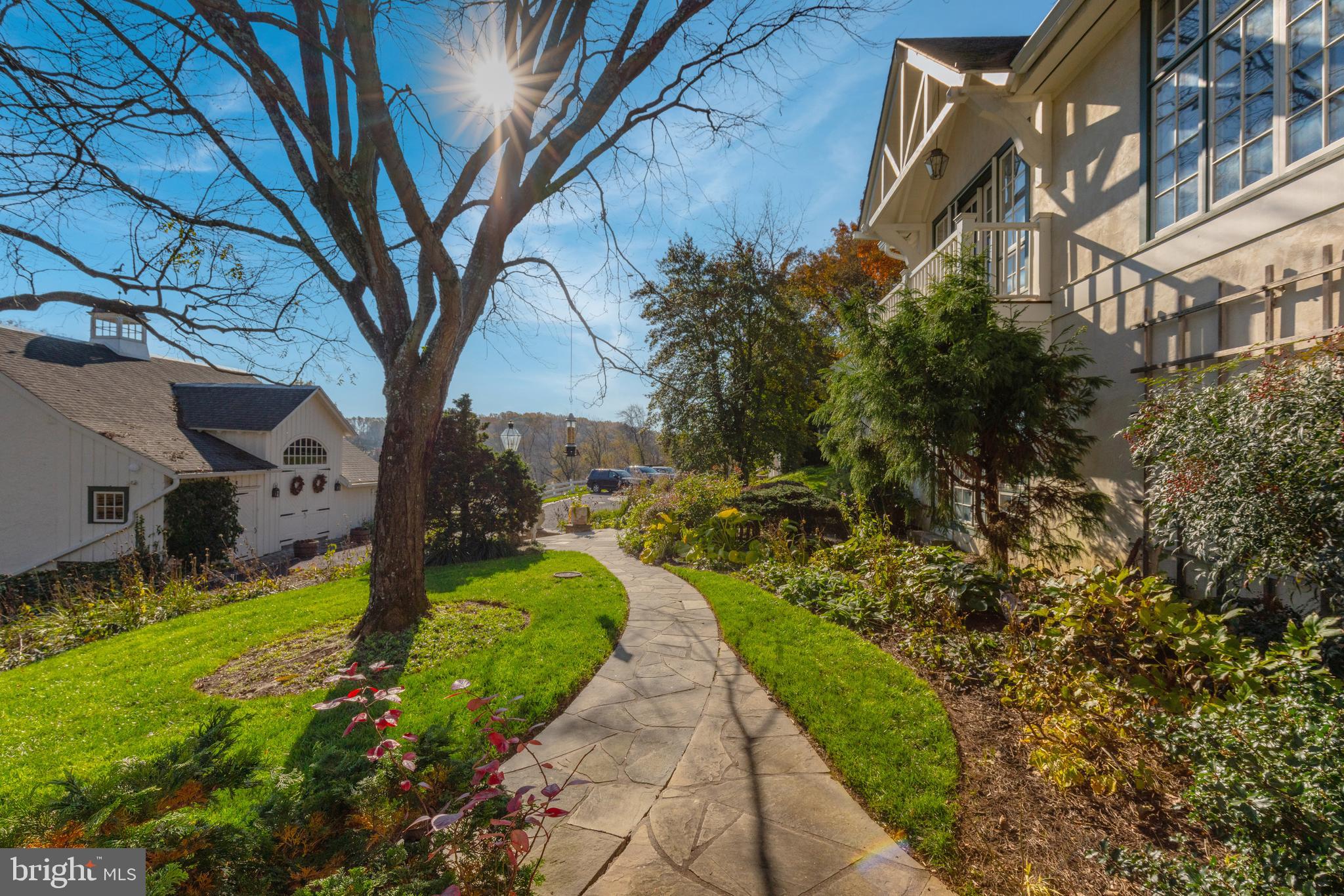 RADNOR HUNT - Residential