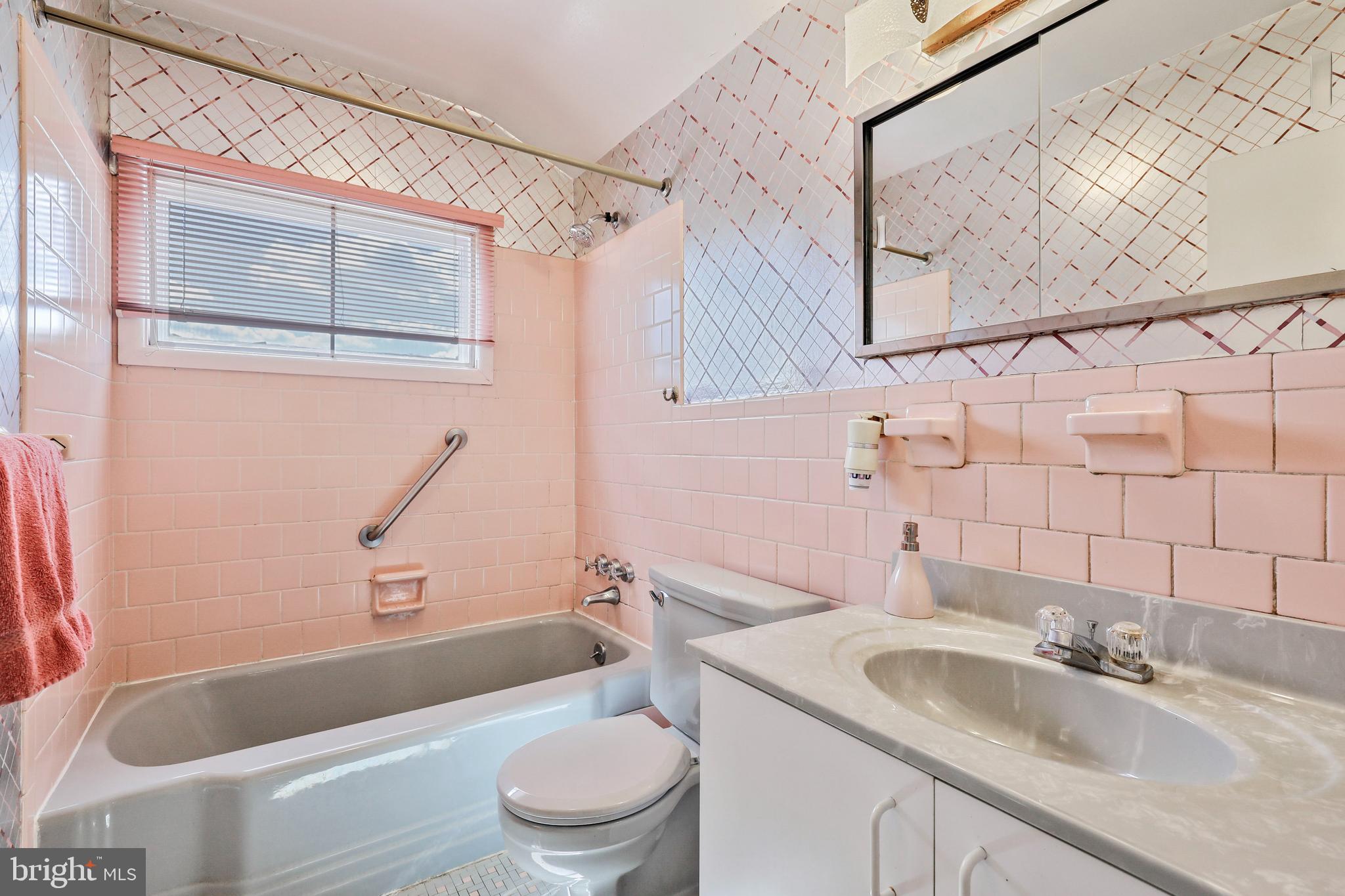 CAMPFIELD GARDENS - Residential