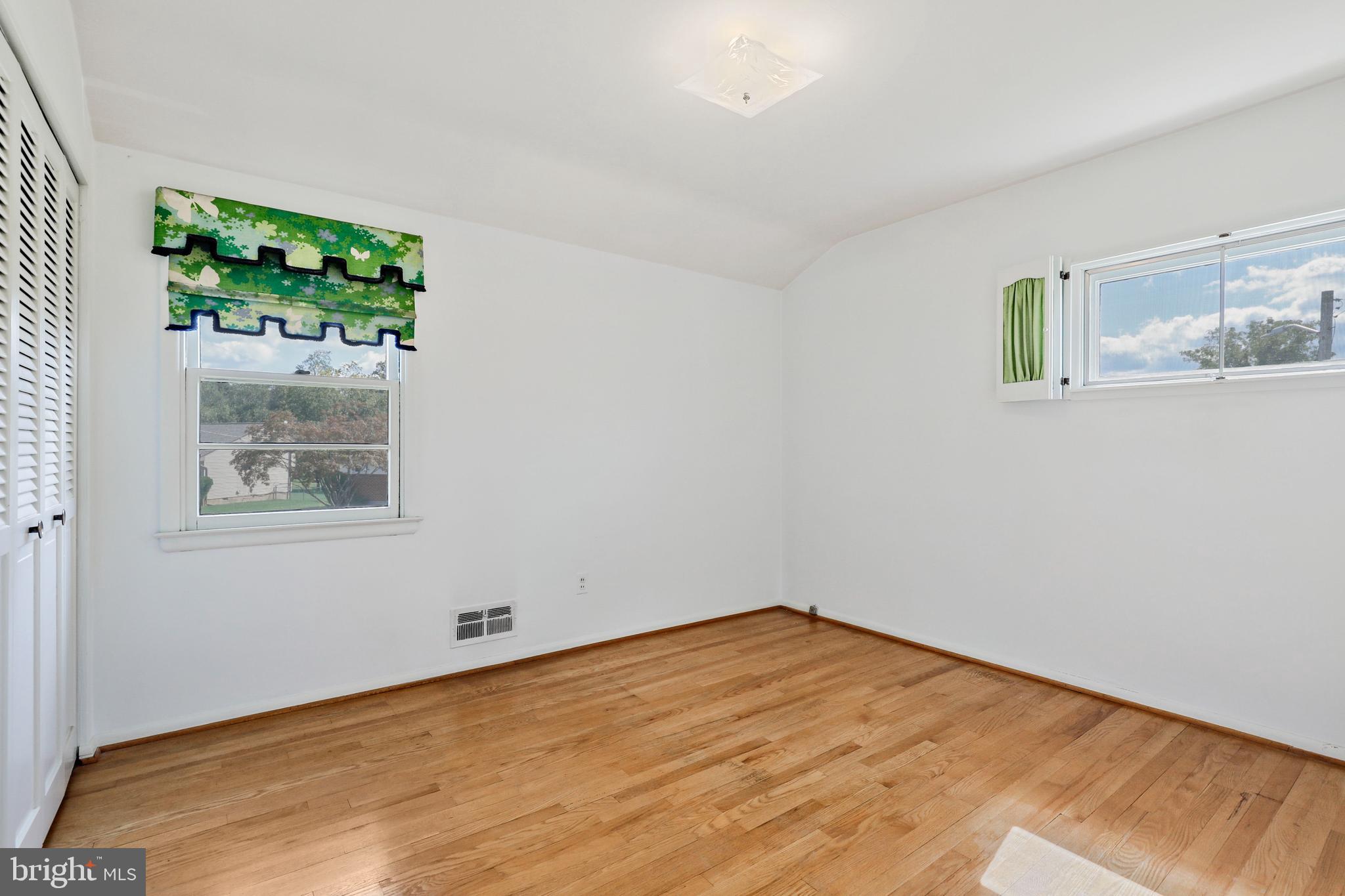 CAMPFIELD GARDENS - Residential