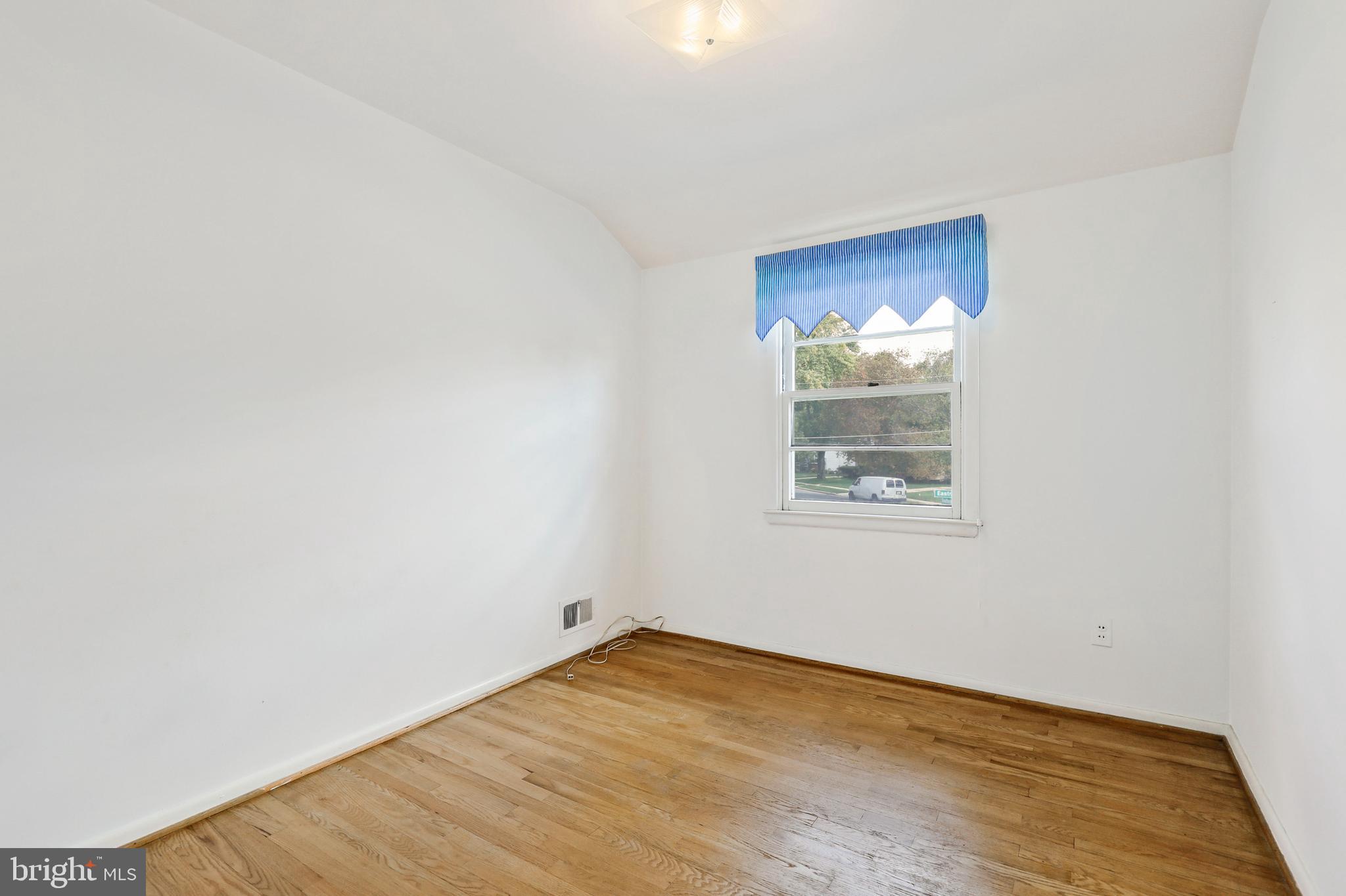 CAMPFIELD GARDENS - Residential