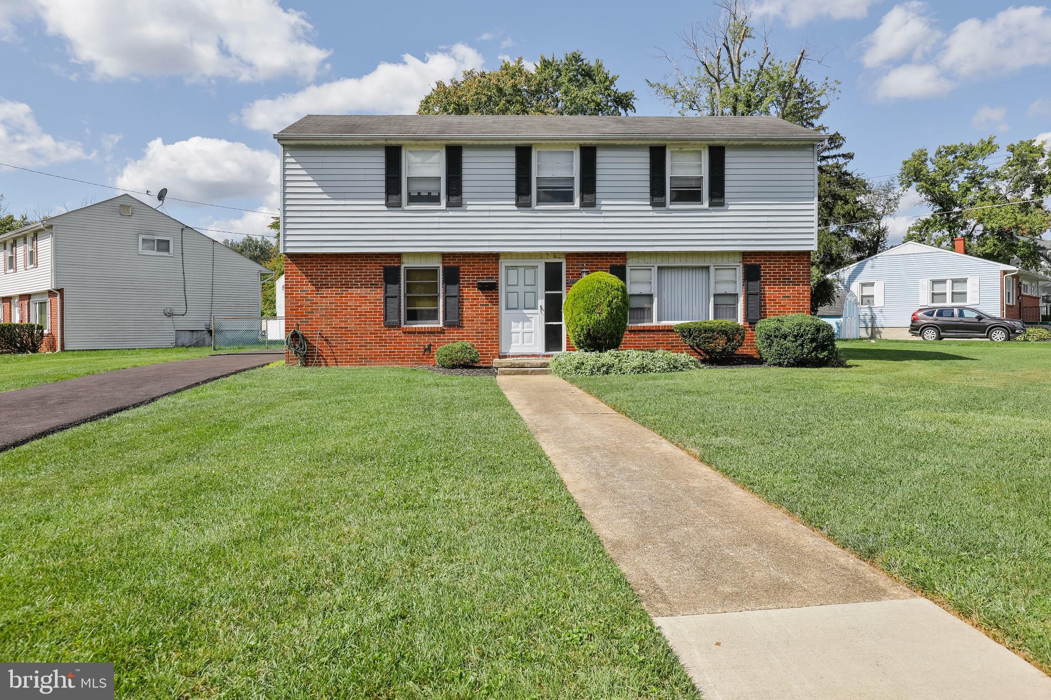 CAMPFIELD GARDENS - Residential