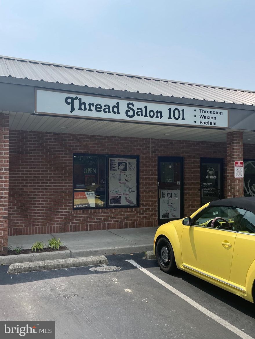 Thread Salon is moving to a larger location.
Unit is available 8/1/23
Large open space with 4 private rooms, storage in the rear and 1 bathroom.