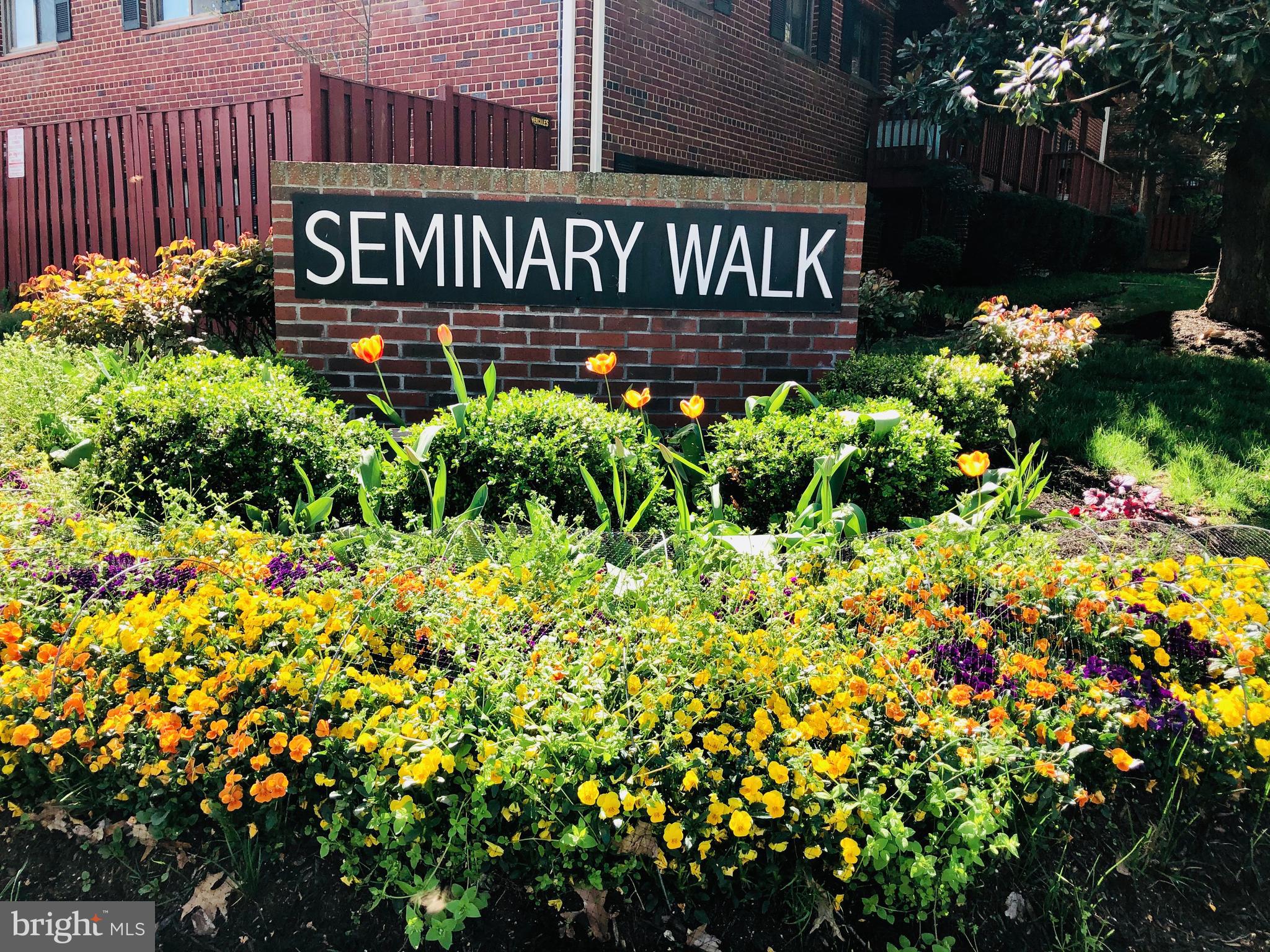 SEMINARY WALK - Residential
