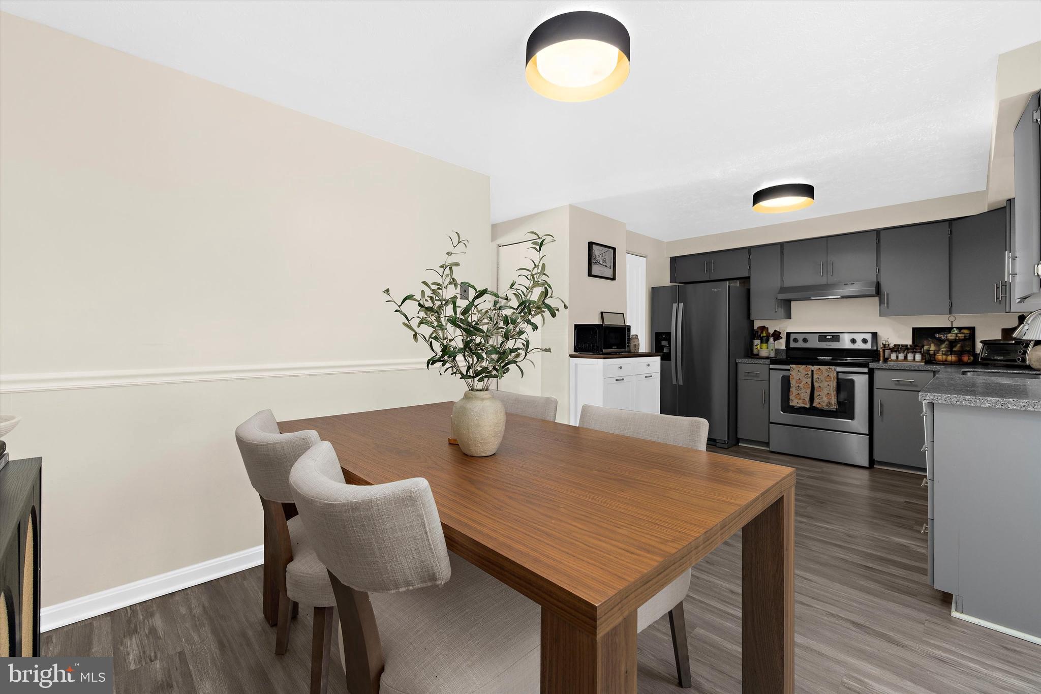 WHISPERING WOODS - Residential