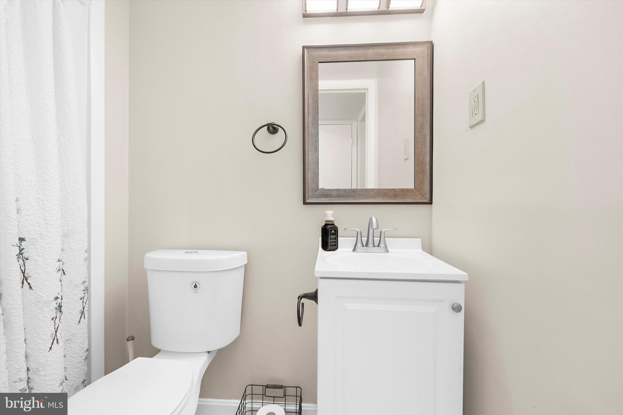 WHISPERING WOODS - Residential