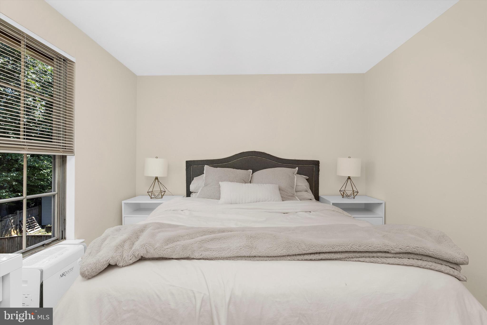 WHISPERING WOODS - Residential