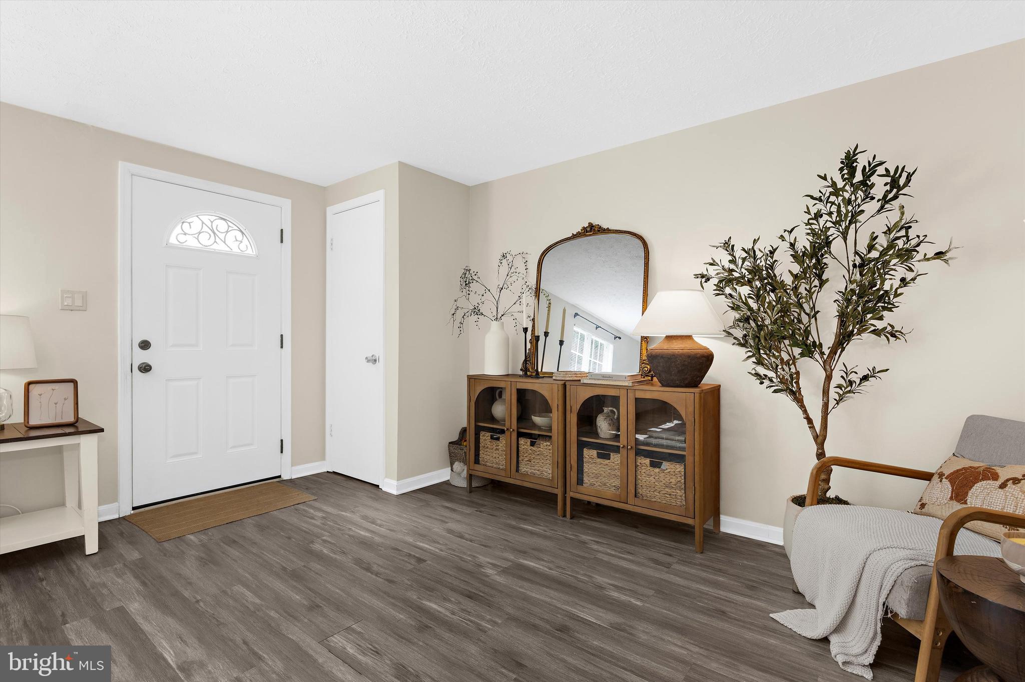 WHISPERING WOODS - Residential