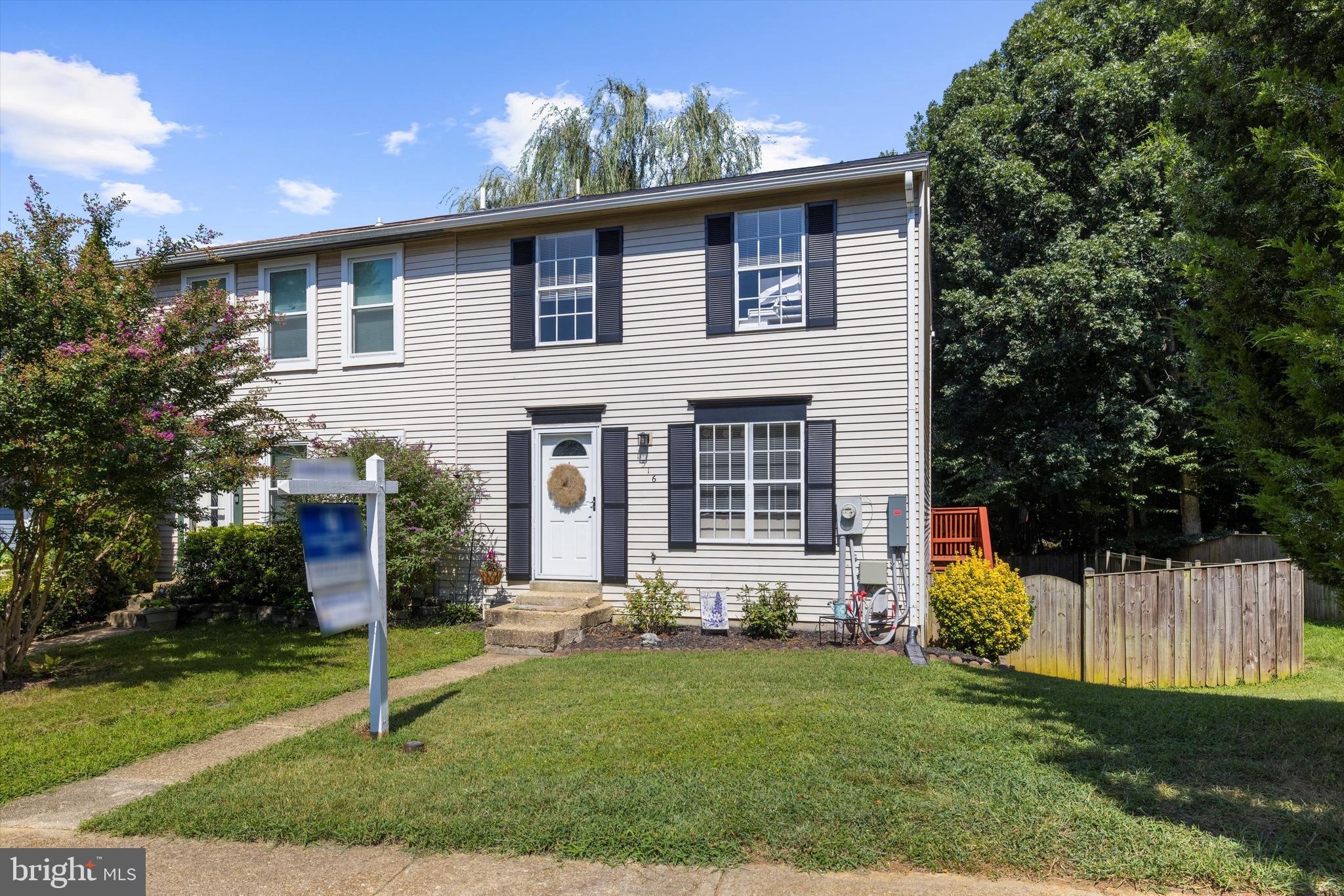 WHISPERING WOODS - Residential