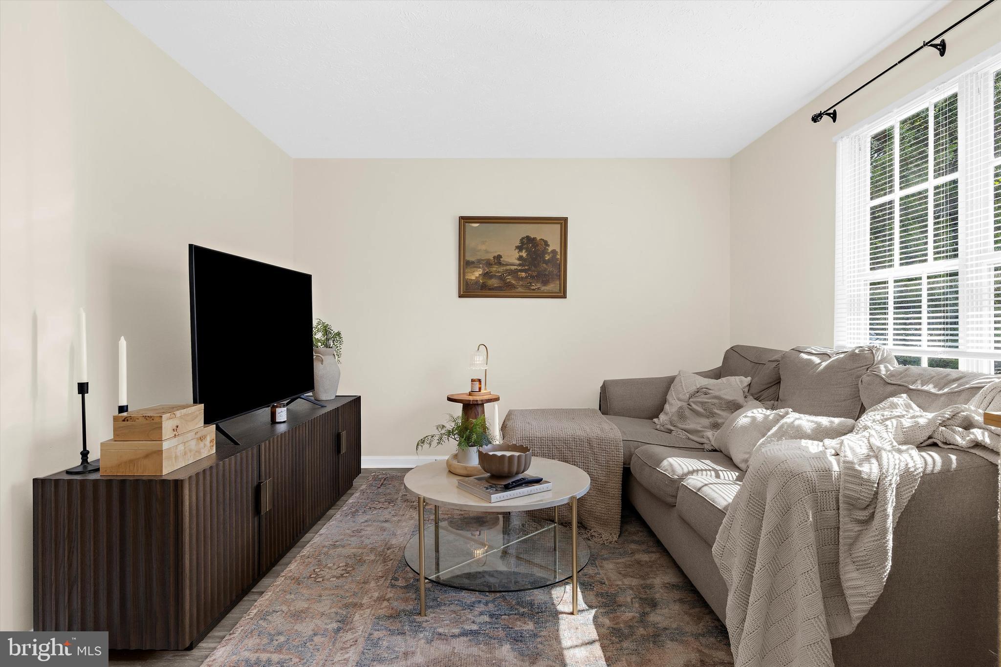 WHISPERING WOODS - Residential