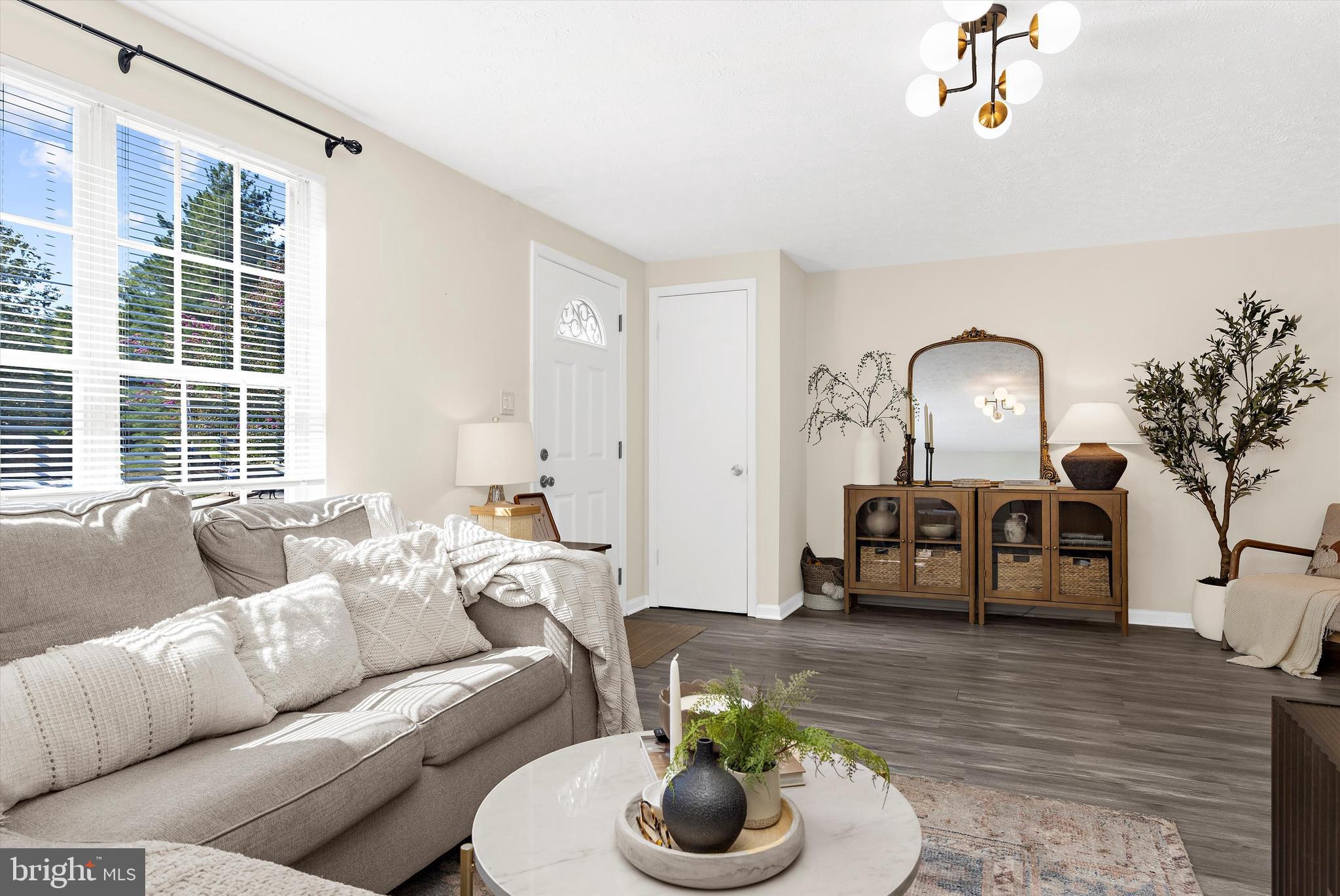 WHISPERING WOODS - Residential