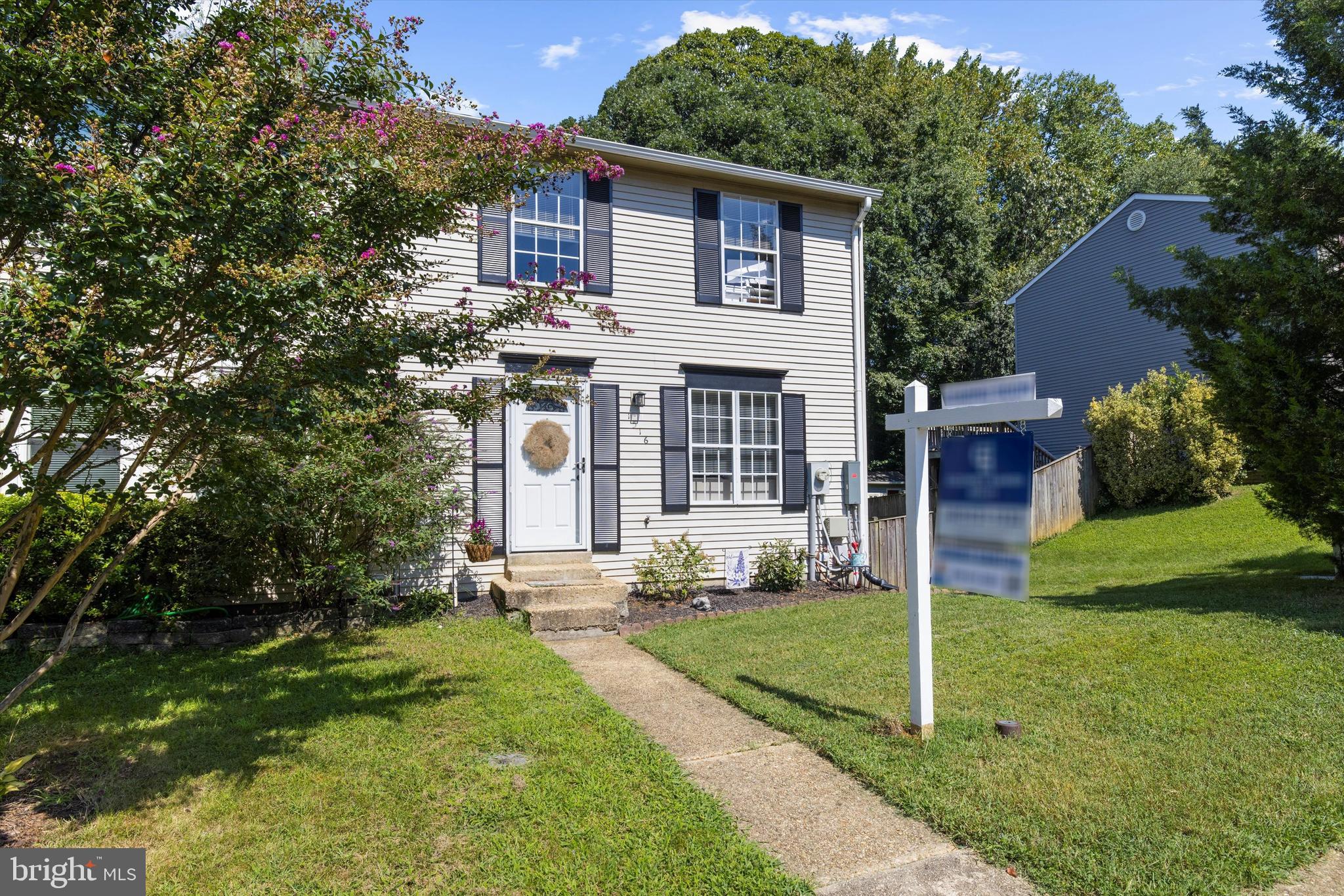 WHISPERING WOODS - Residential