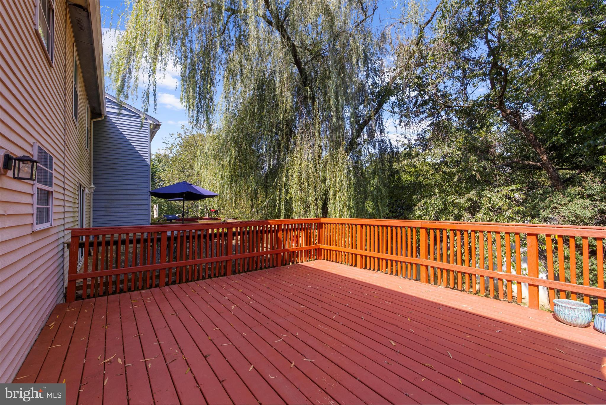 WHISPERING WOODS - Residential