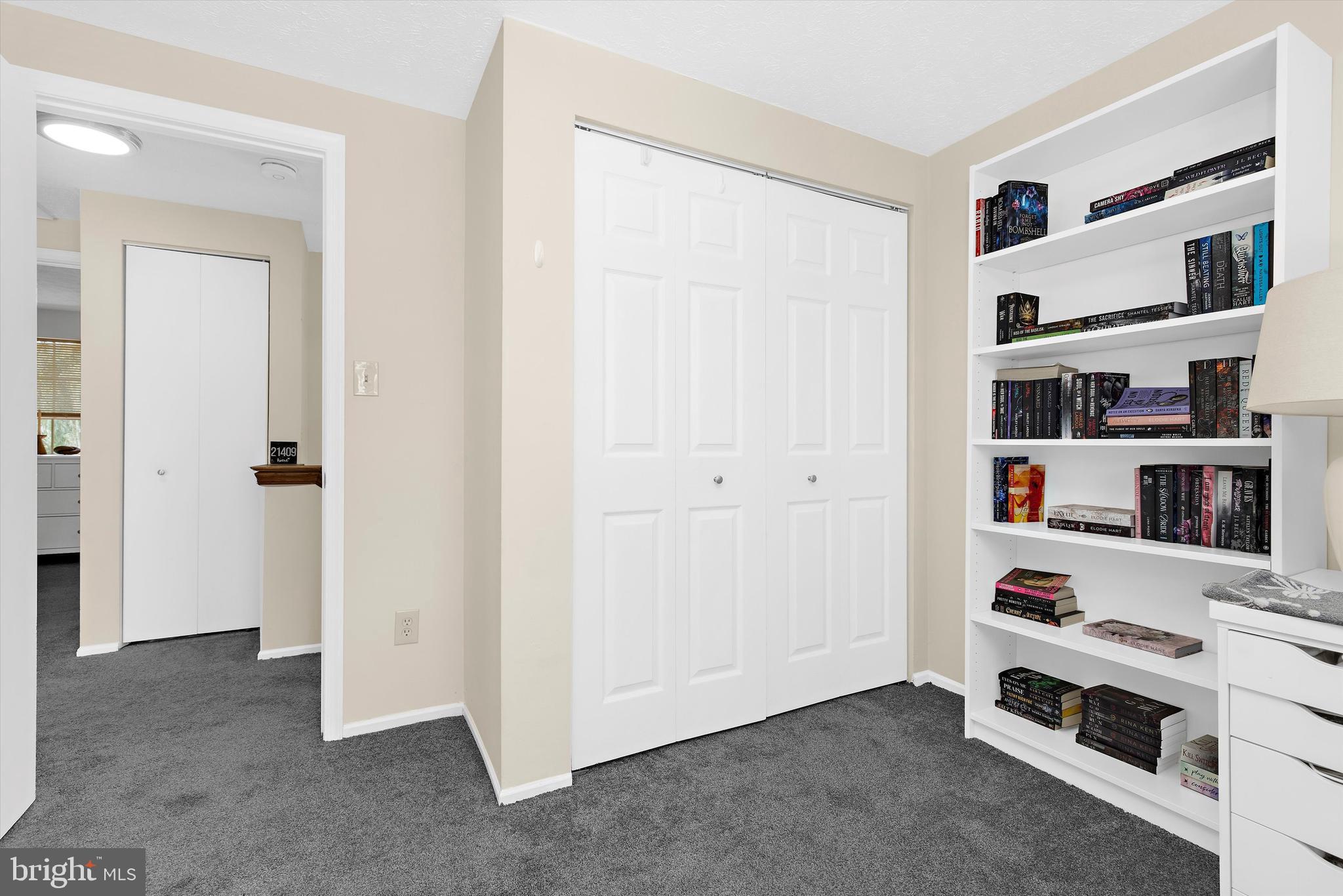 WHISPERING WOODS - Residential