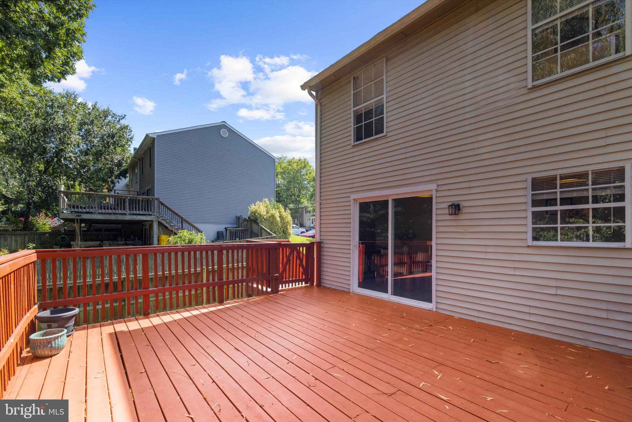 WHISPERING WOODS - Residential