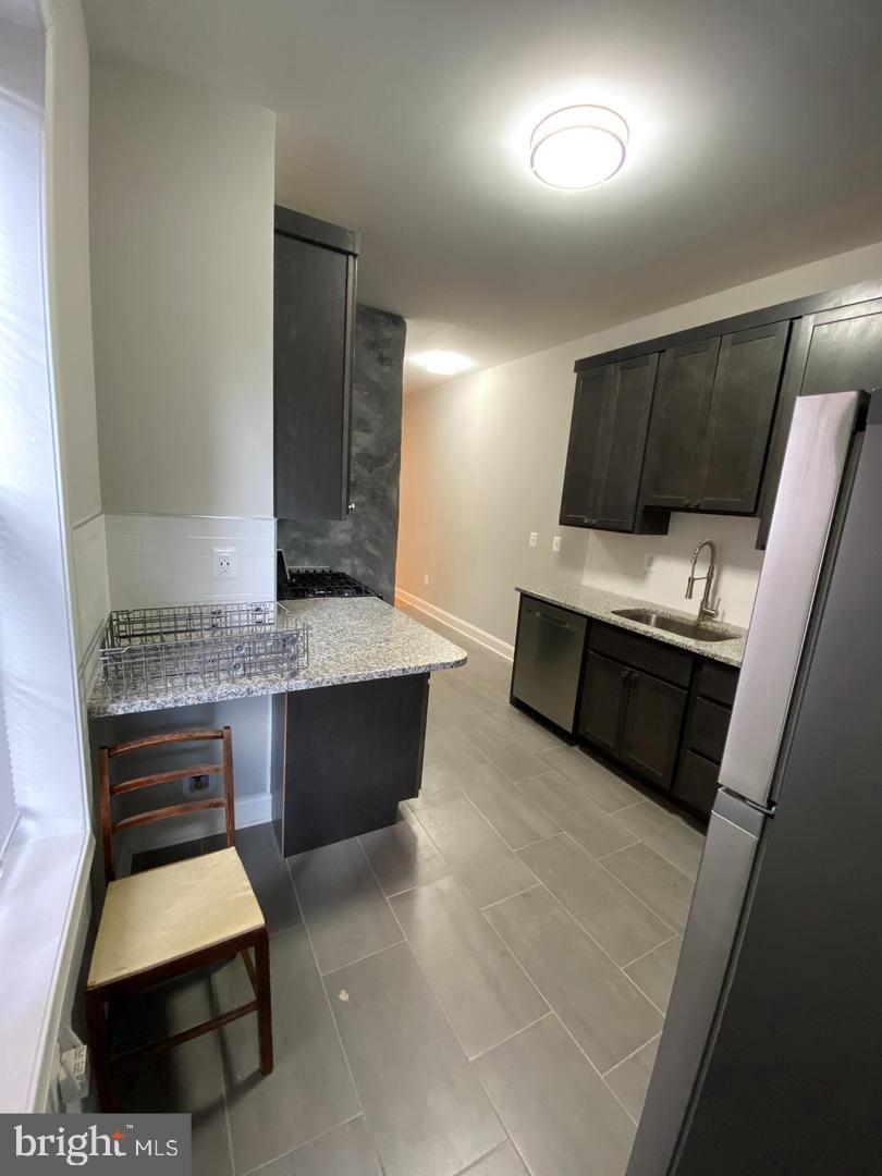 BARCLAY - Residential Lease