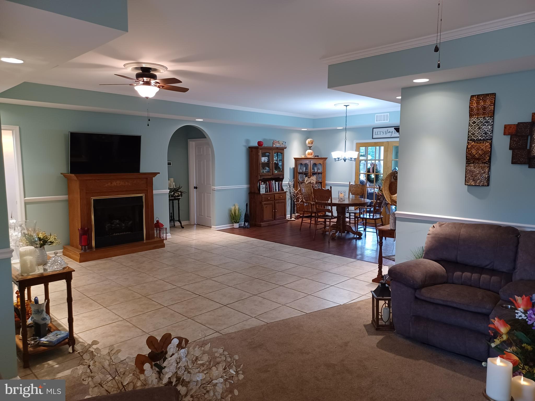 CREEKSIDE MANOR - Residential