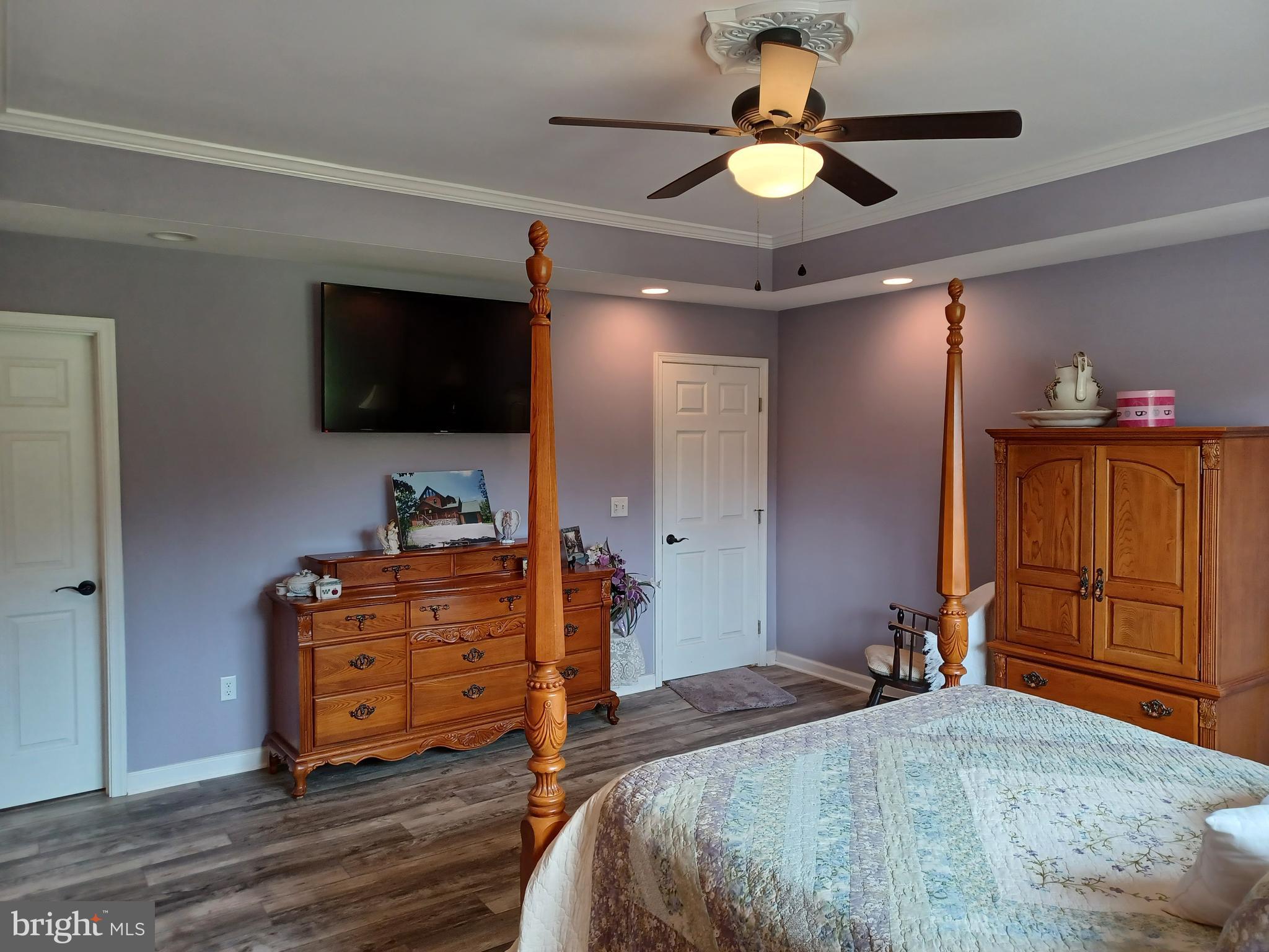 CREEKSIDE MANOR - Residential