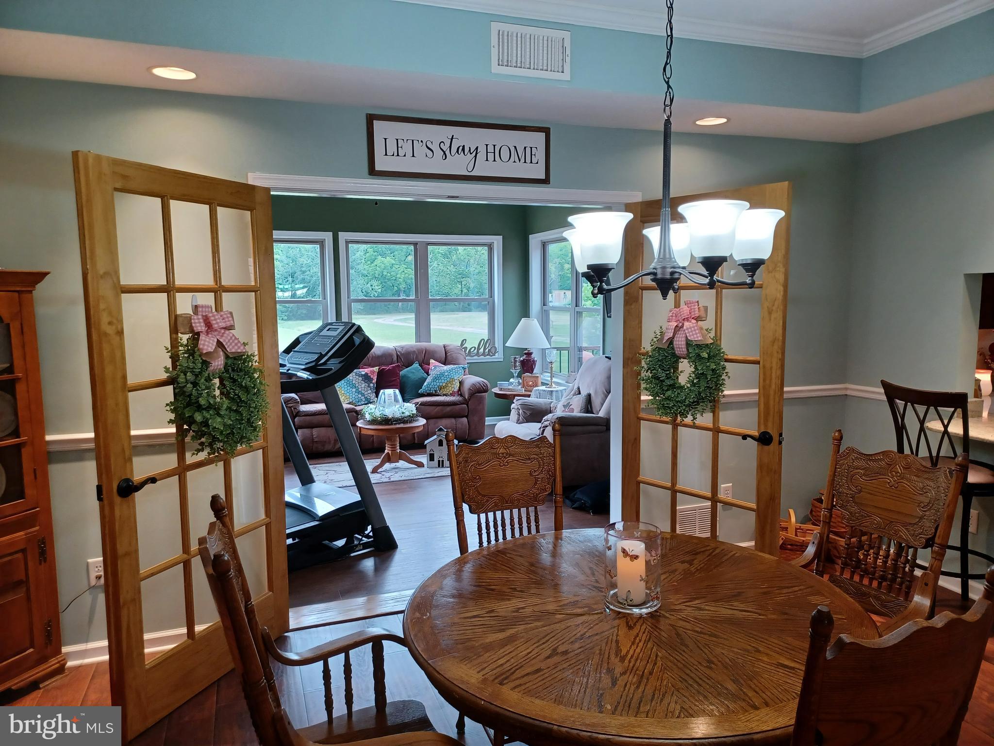 CREEKSIDE MANOR - Residential