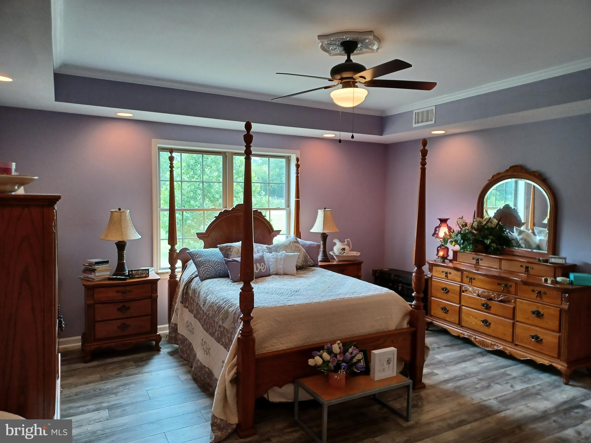 CREEKSIDE MANOR - Residential