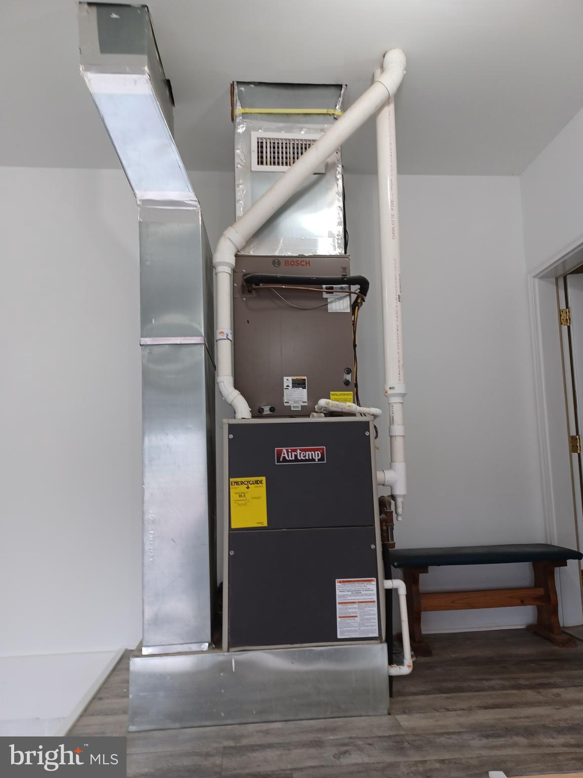 CREEKSIDE MANOR - Residential