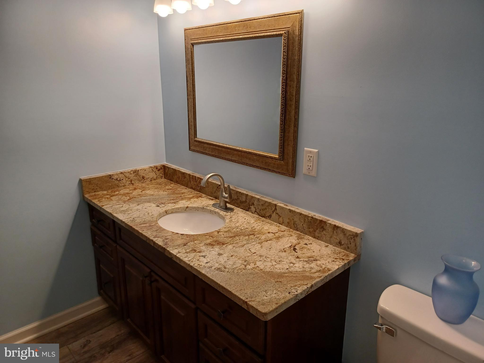 CREEKSIDE MANOR - Residential