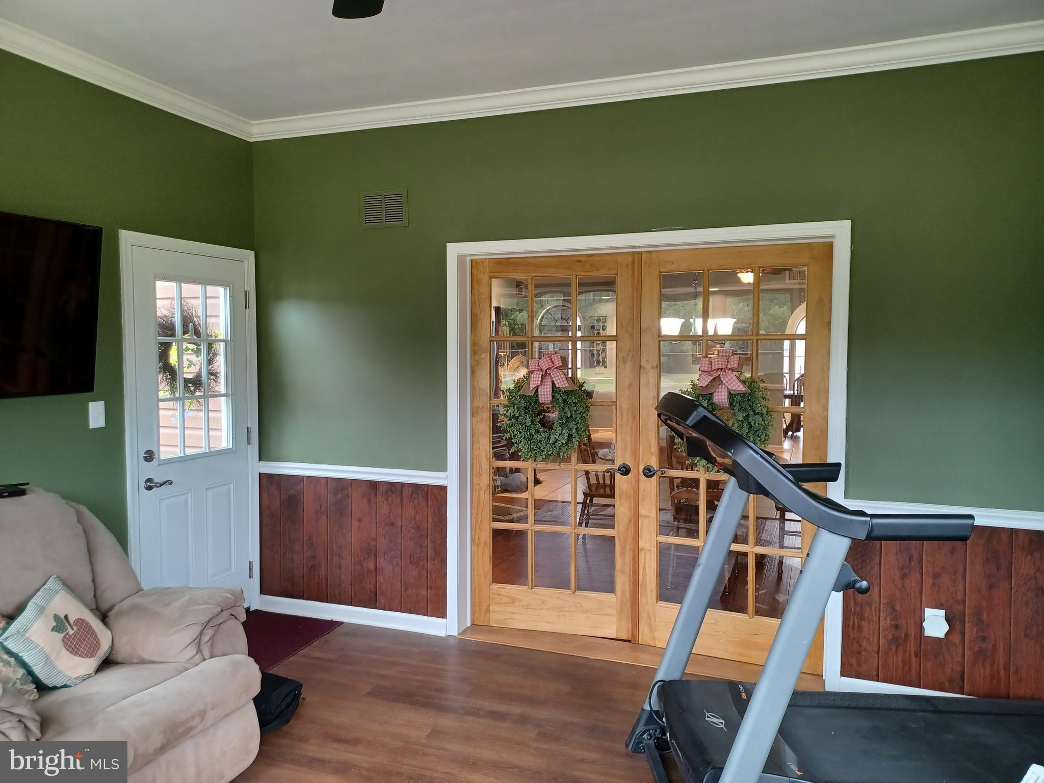 CREEKSIDE MANOR - Residential