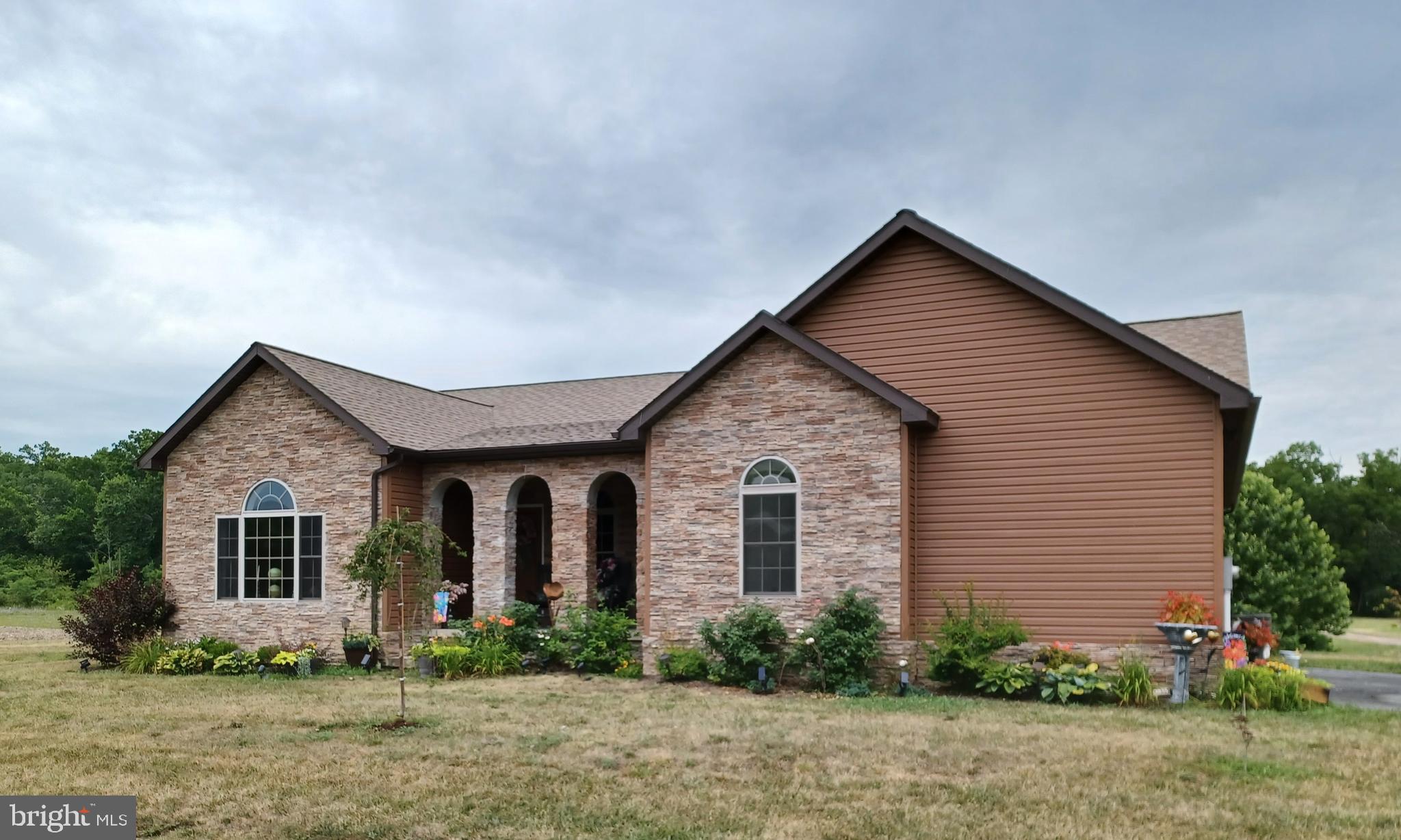 CREEKSIDE MANOR - Residential