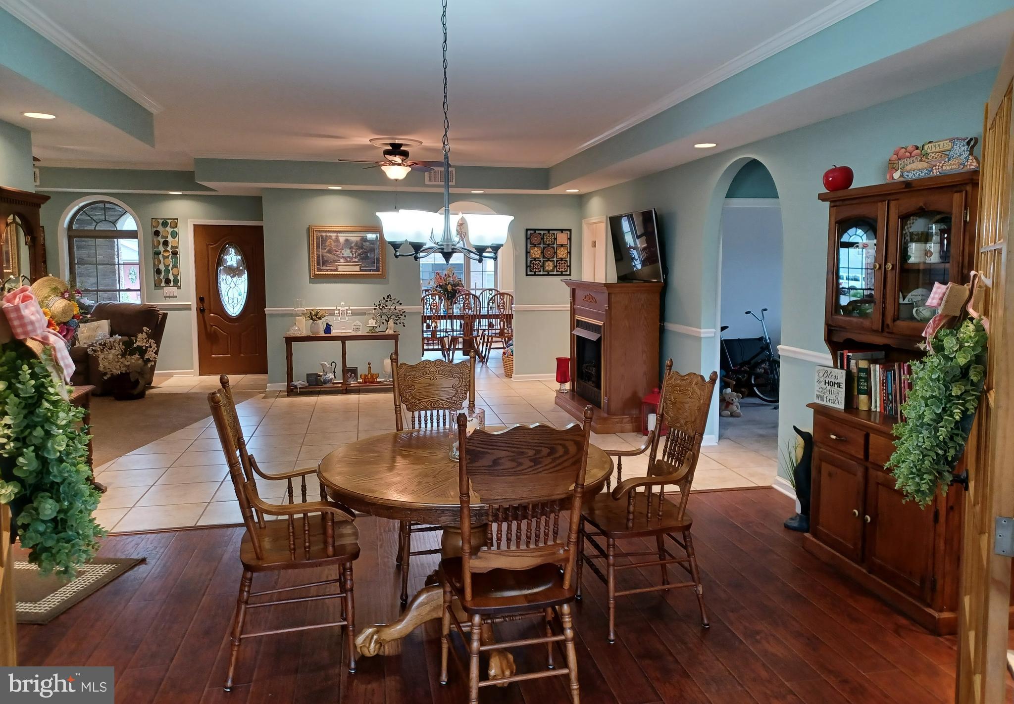 CREEKSIDE MANOR - Residential