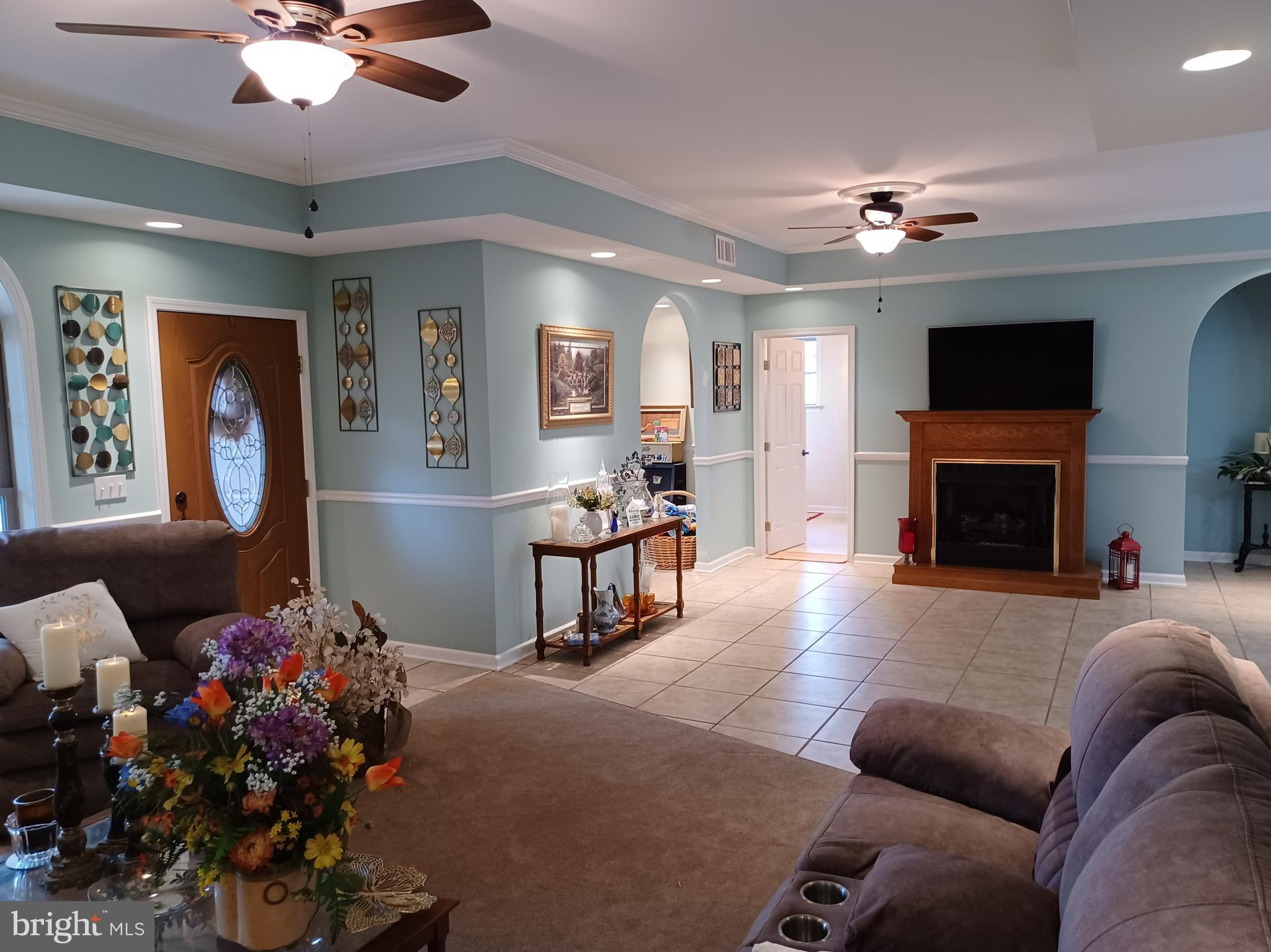 CREEKSIDE MANOR - Residential