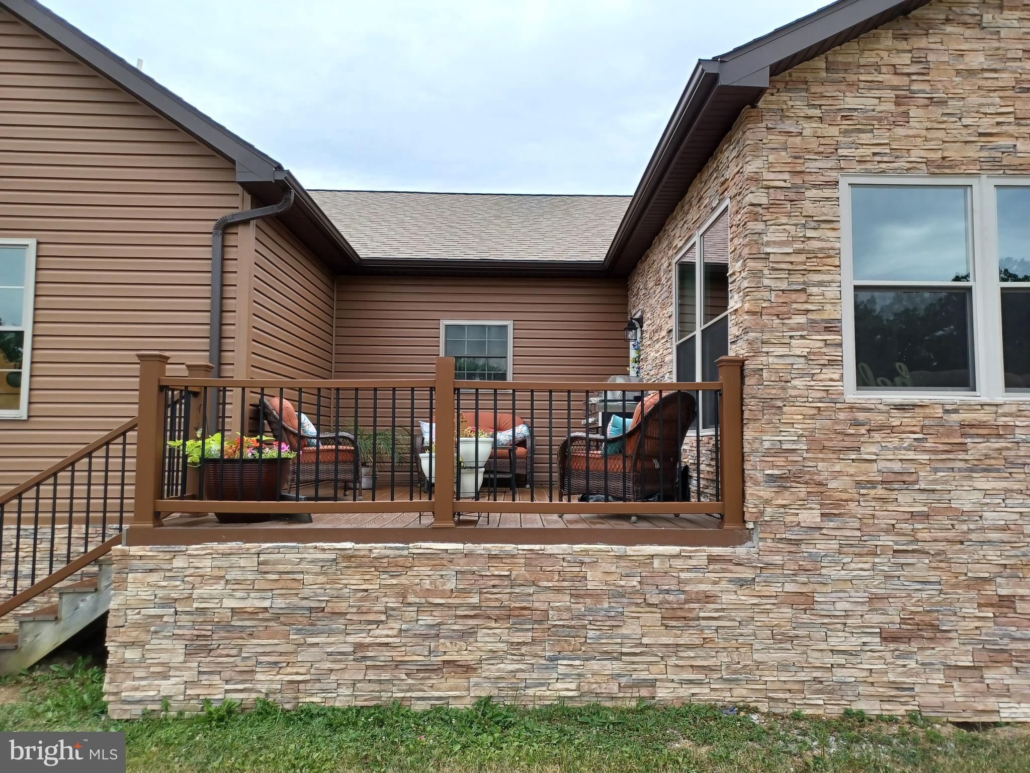 CREEKSIDE MANOR - Residential