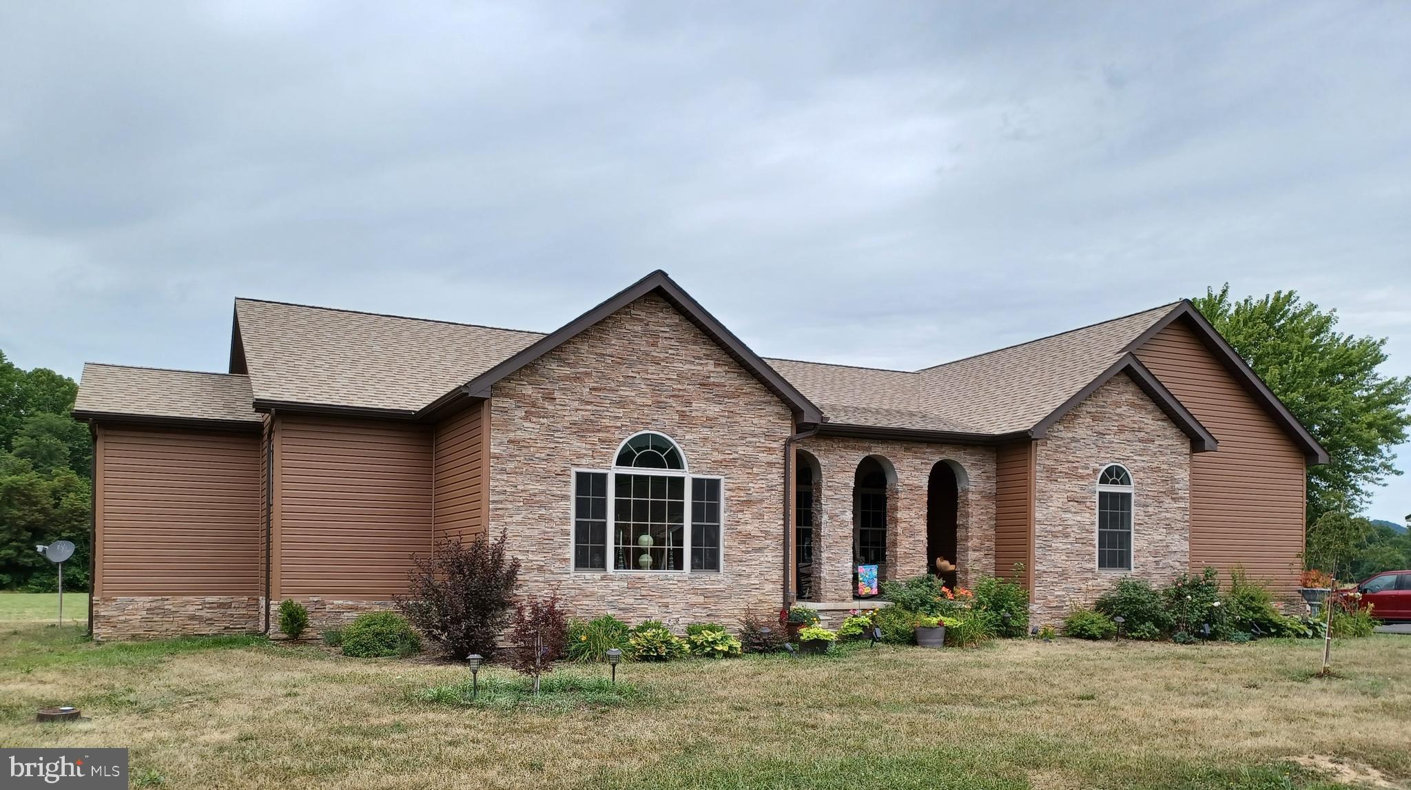 CREEKSIDE MANOR - Residential