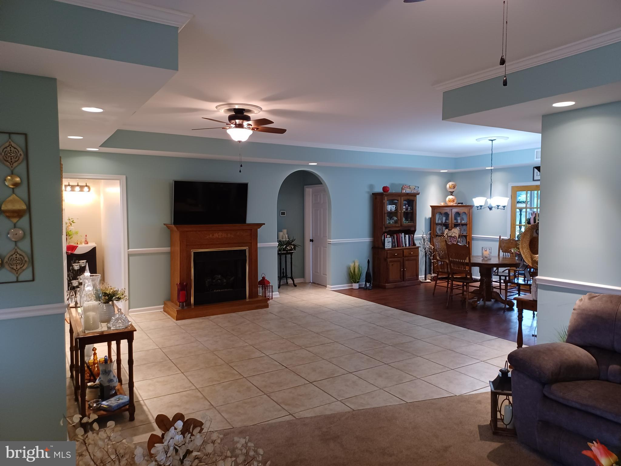 CREEKSIDE MANOR - Residential