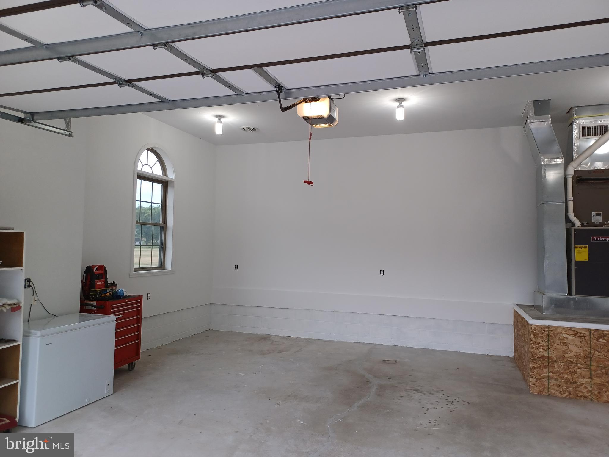 CREEKSIDE MANOR - Residential