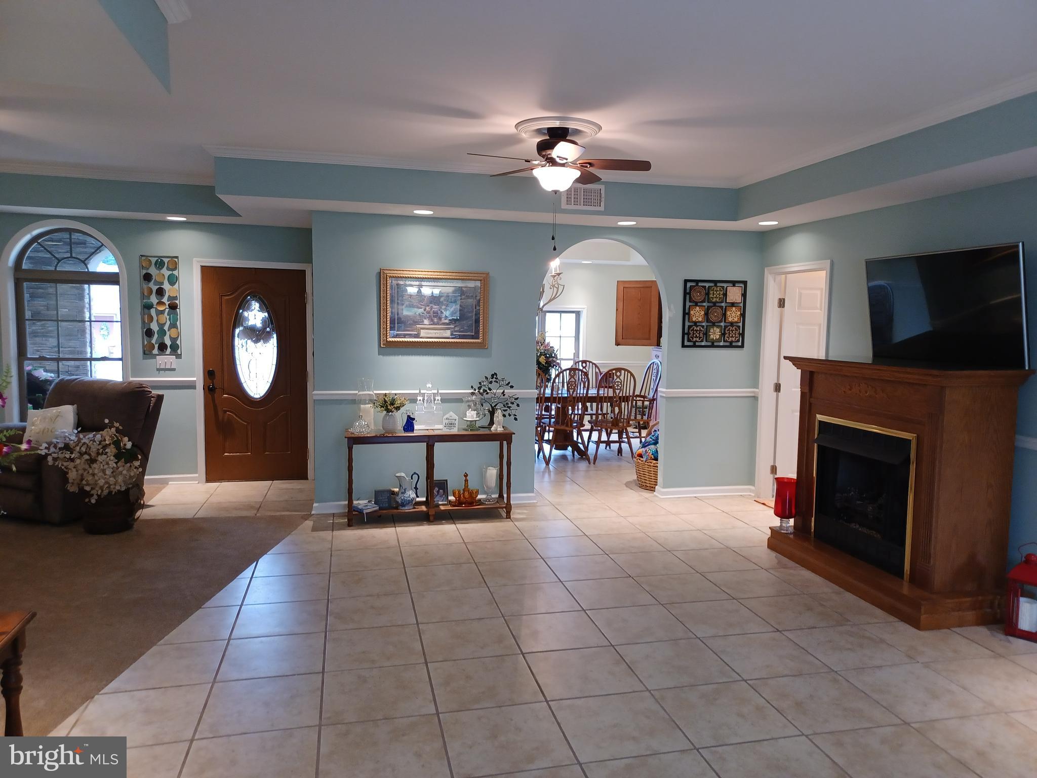 CREEKSIDE MANOR - Residential