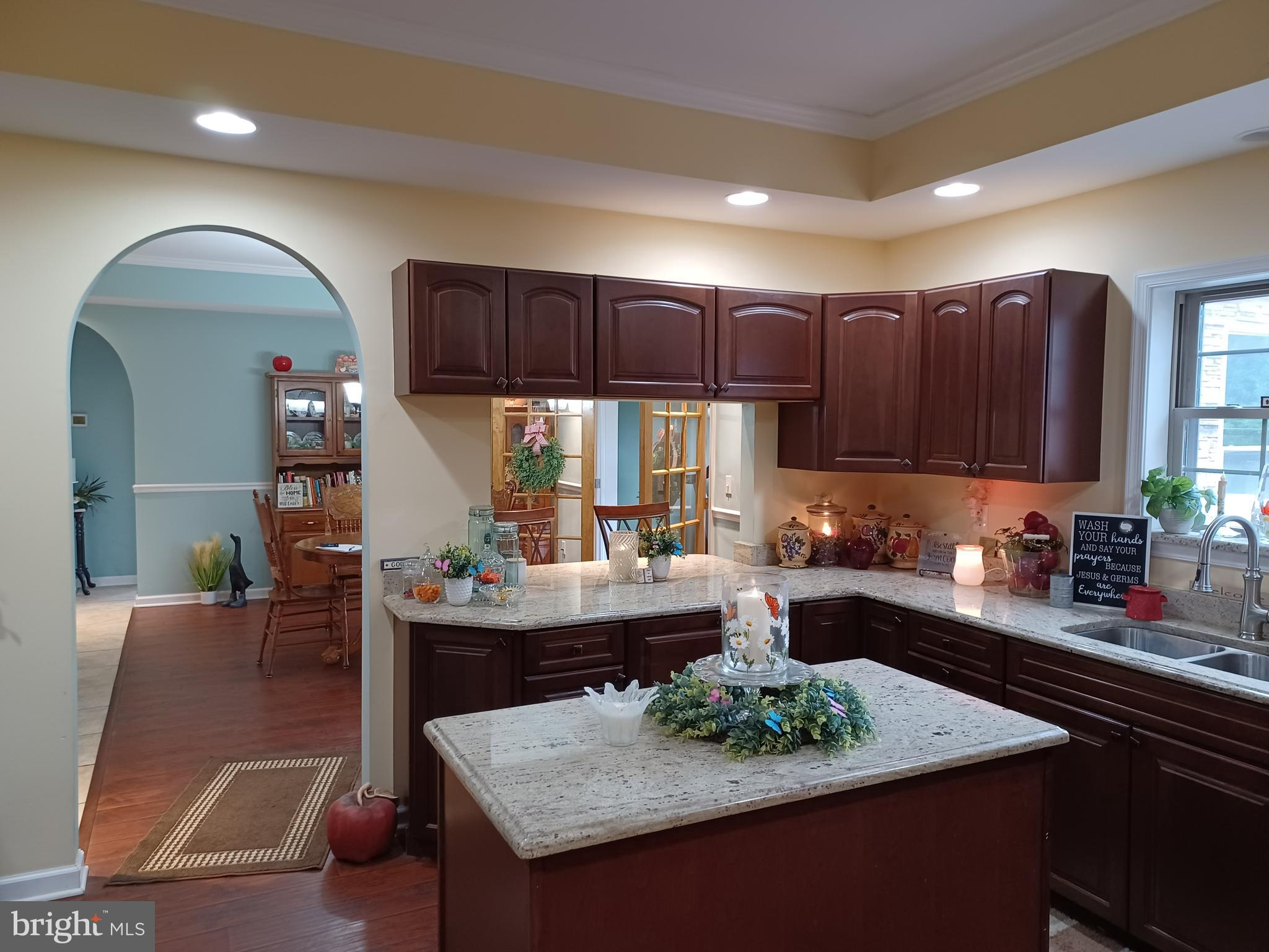 CREEKSIDE MANOR - Residential