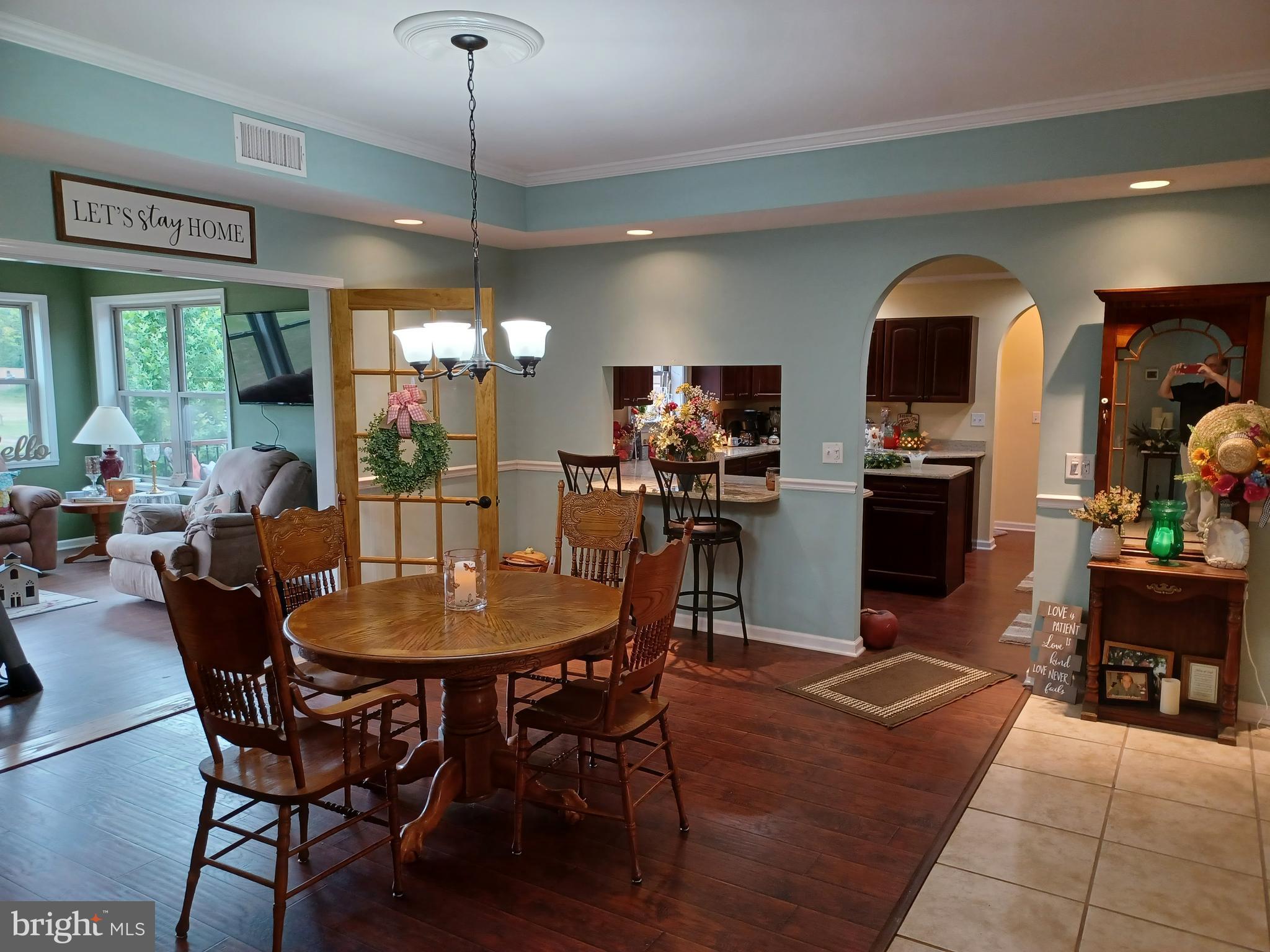 CREEKSIDE MANOR - Residential