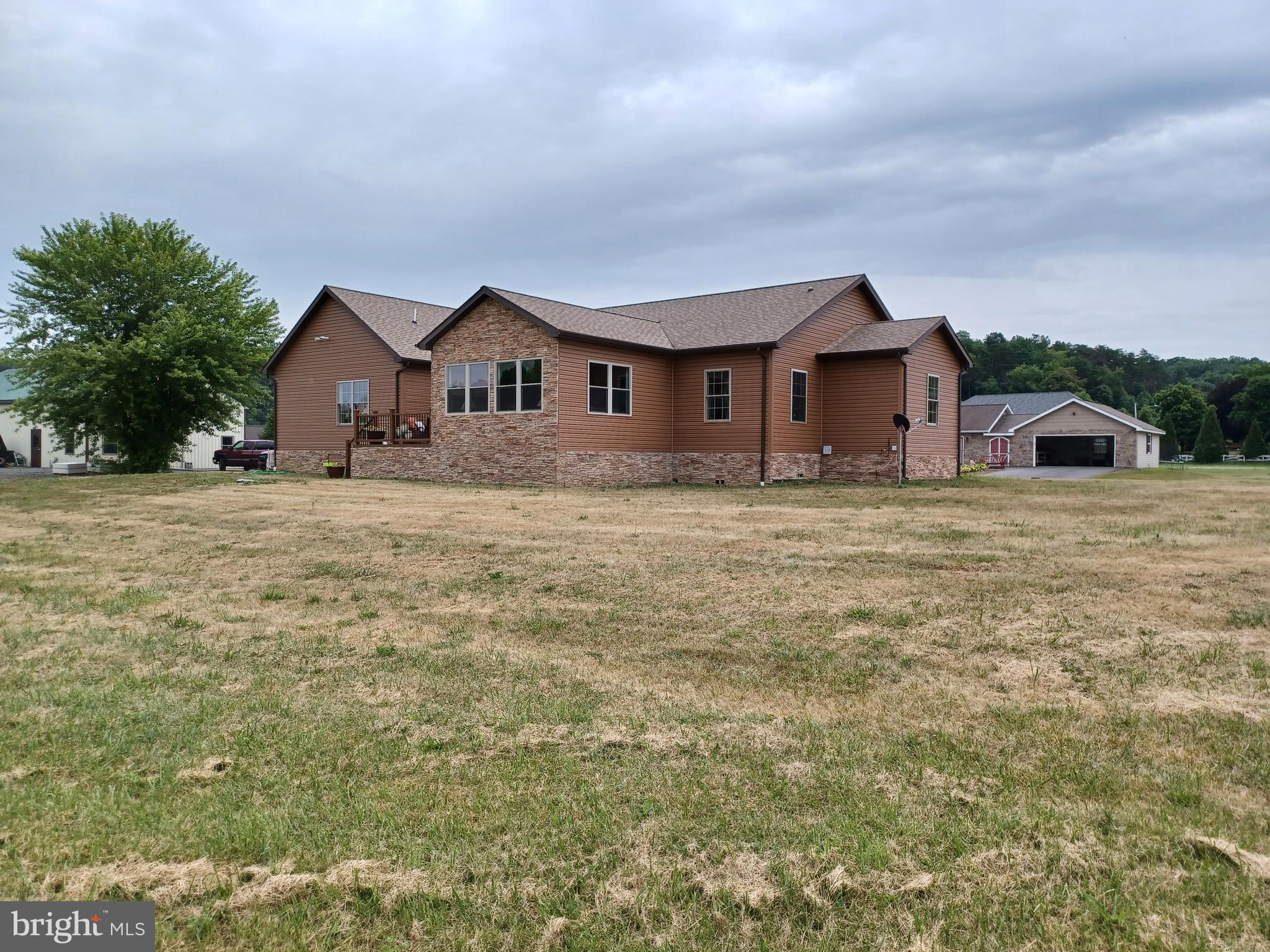 CREEKSIDE MANOR - Residential