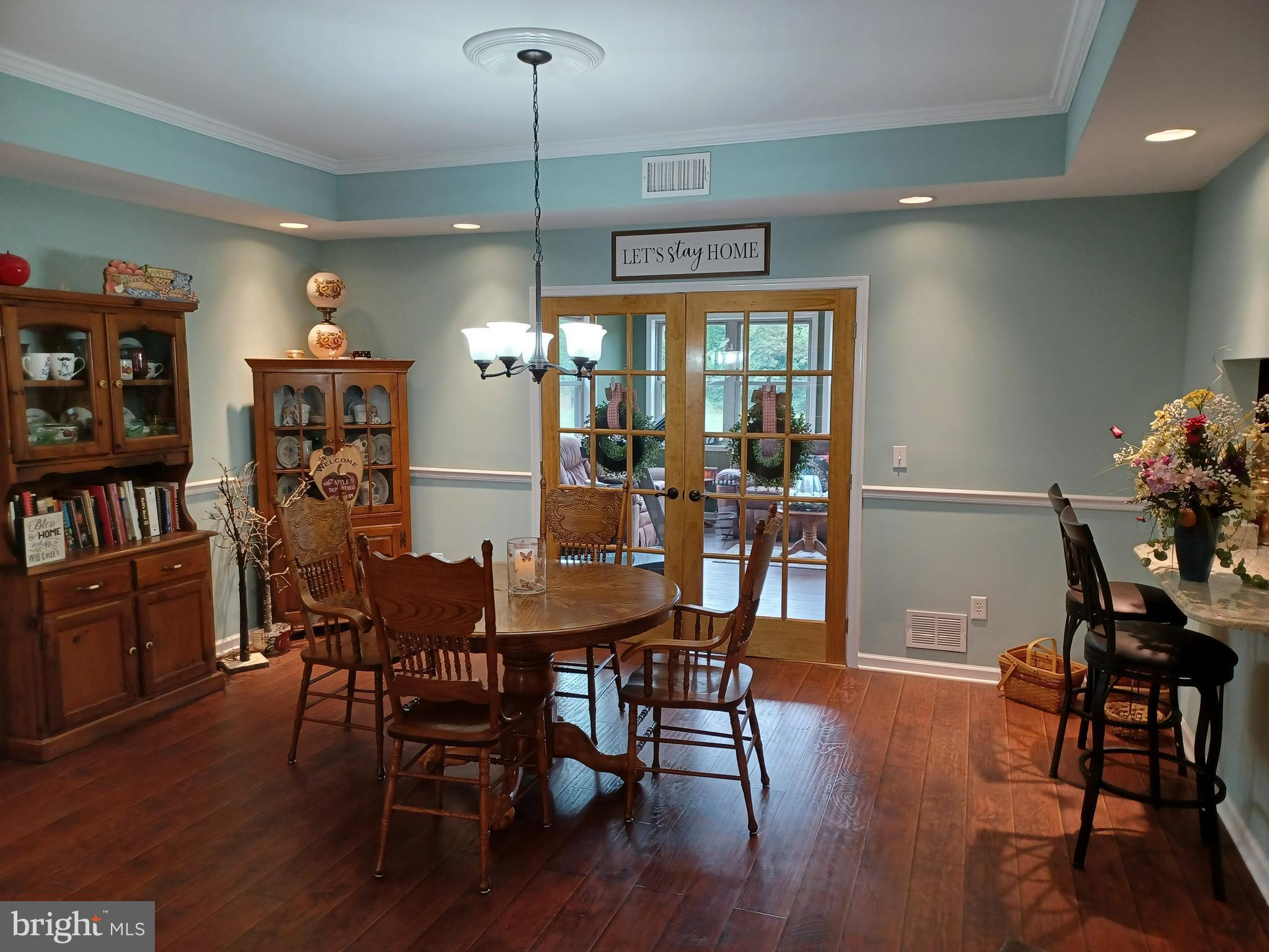 CREEKSIDE MANOR - Residential