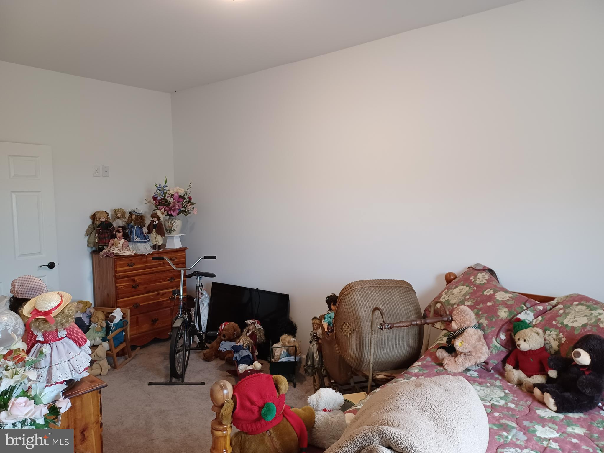 CREEKSIDE MANOR - Residential