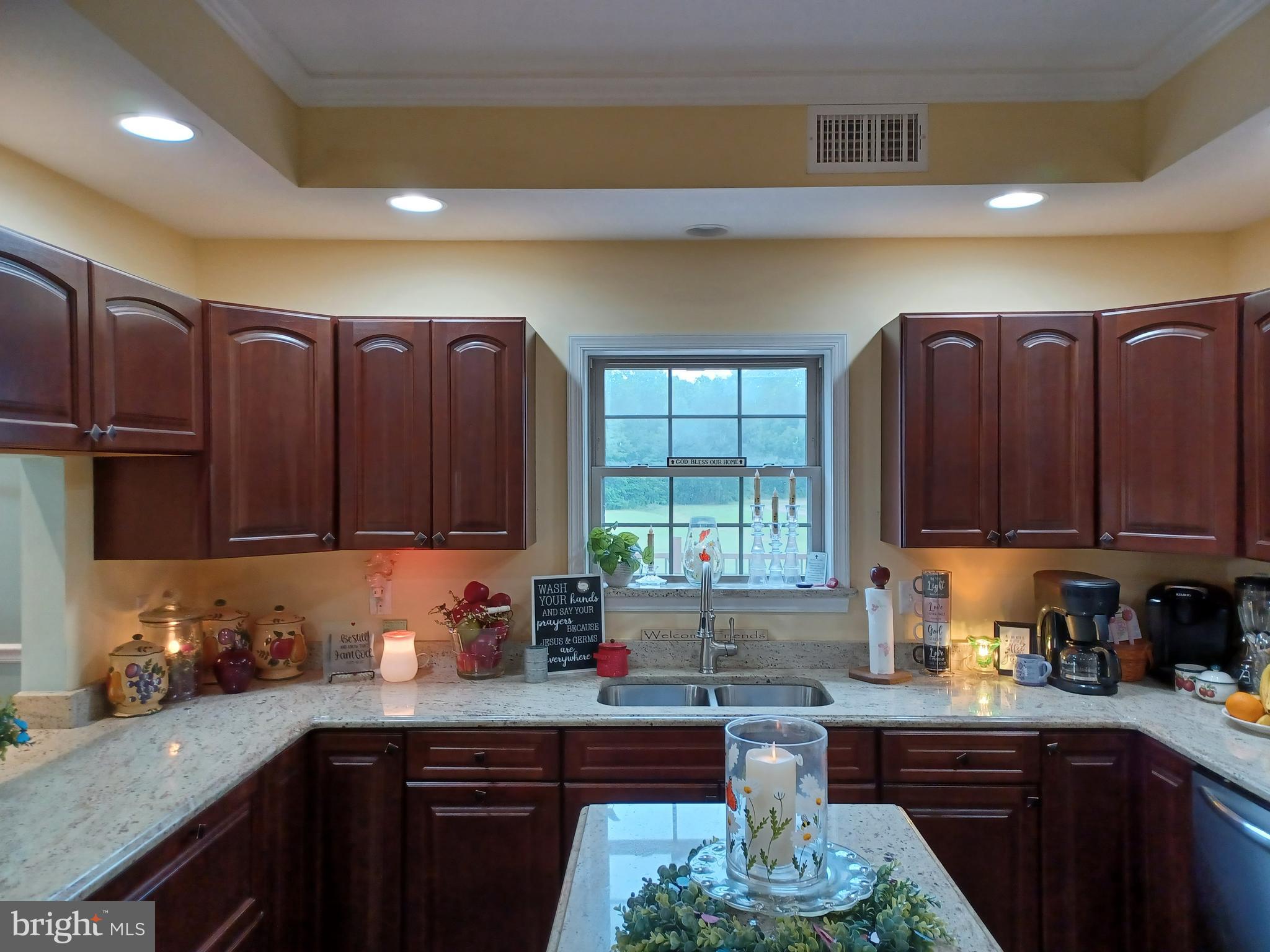 CREEKSIDE MANOR - Residential