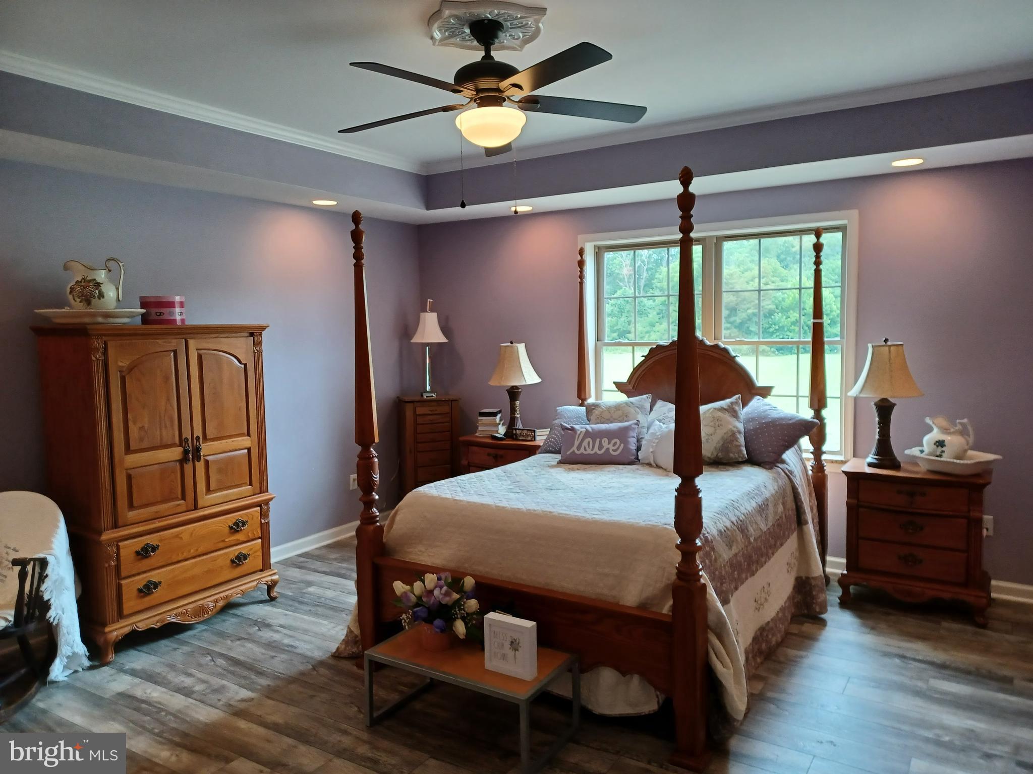 CREEKSIDE MANOR - Residential