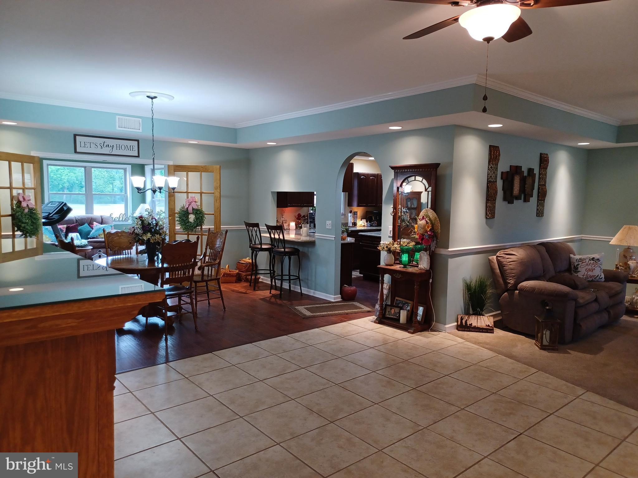 CREEKSIDE MANOR - Residential