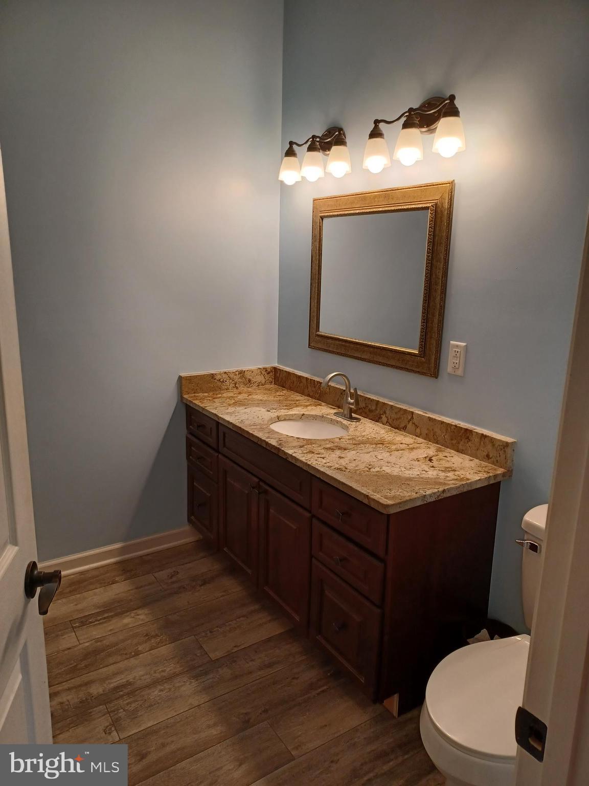 CREEKSIDE MANOR - Residential