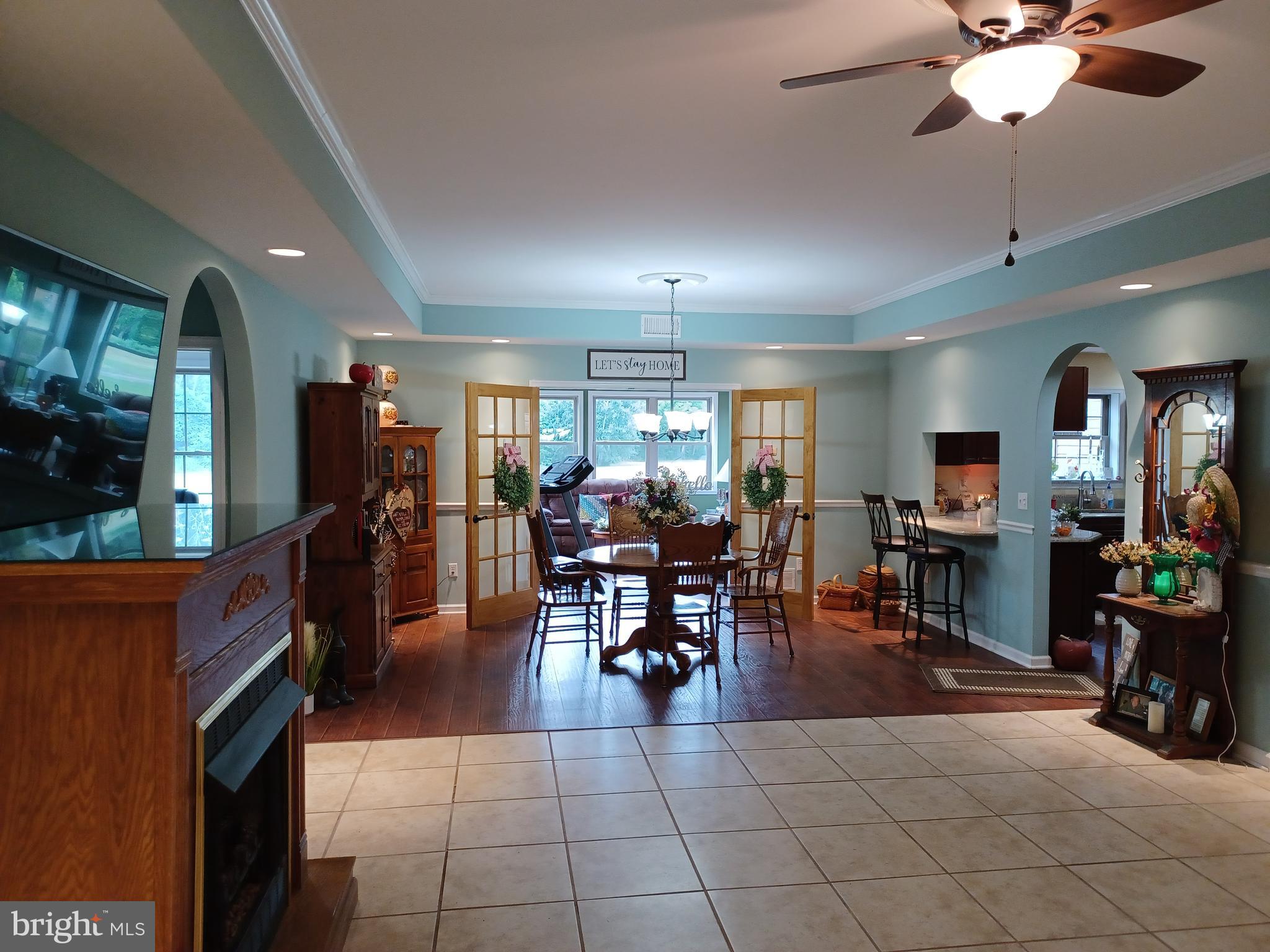 CREEKSIDE MANOR - Residential