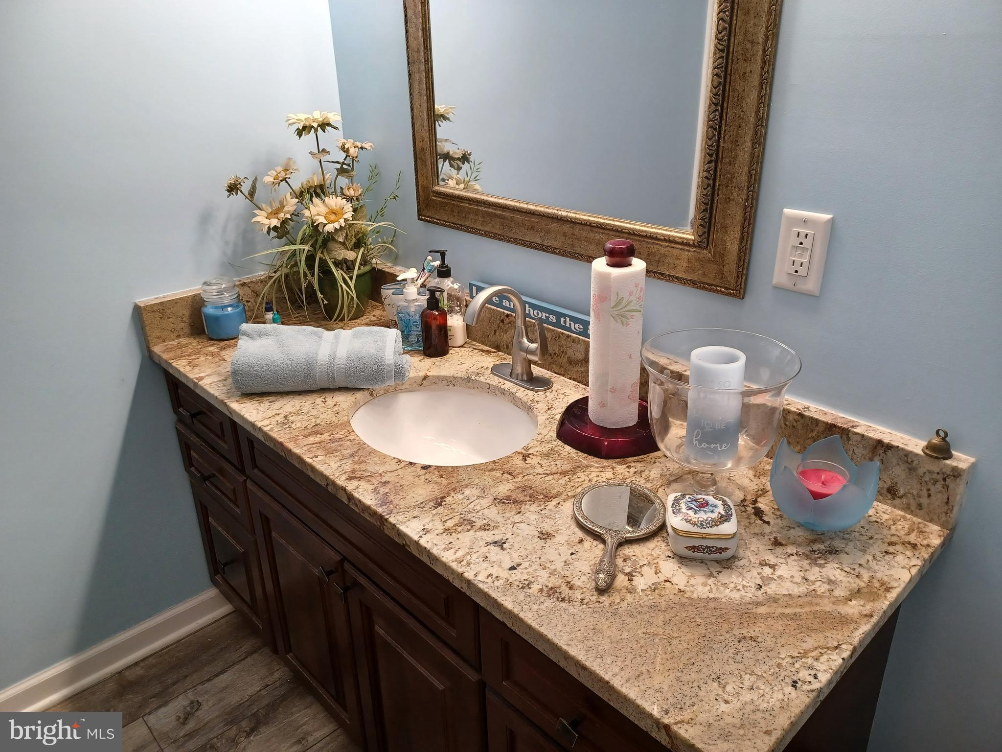 CREEKSIDE MANOR - Residential