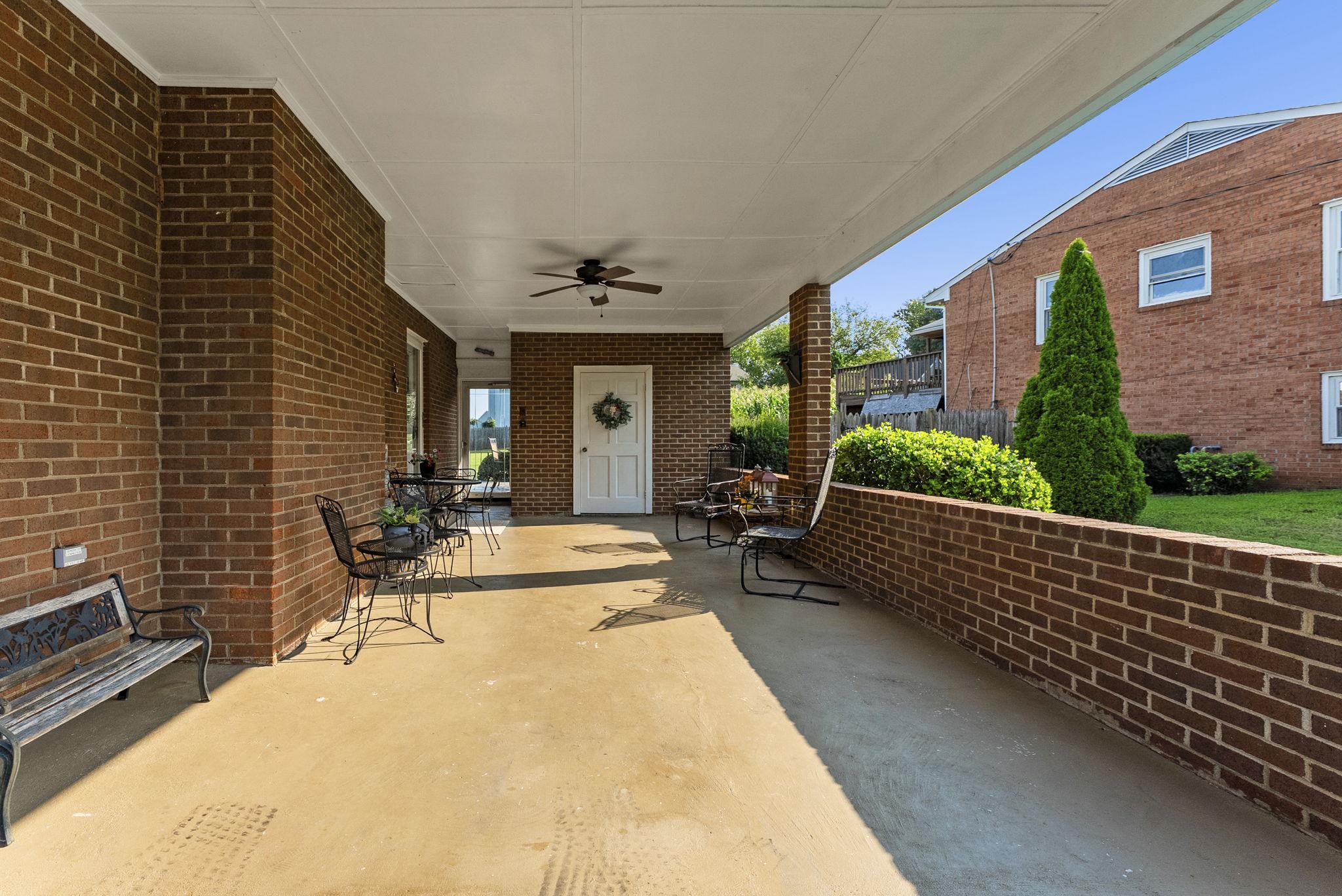 406 BARBERRY STREET