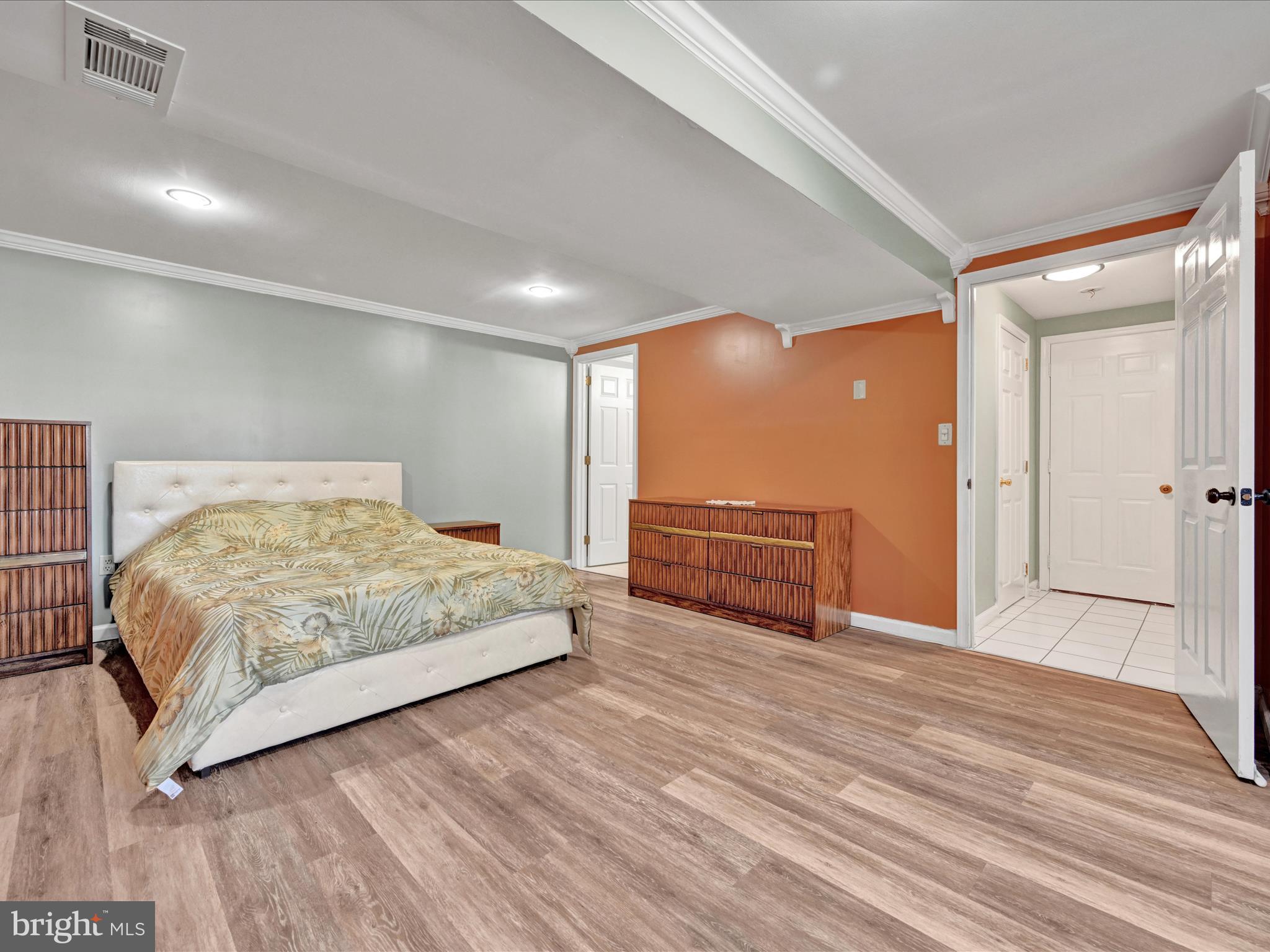 NEWBURG VILLAGE - Residential